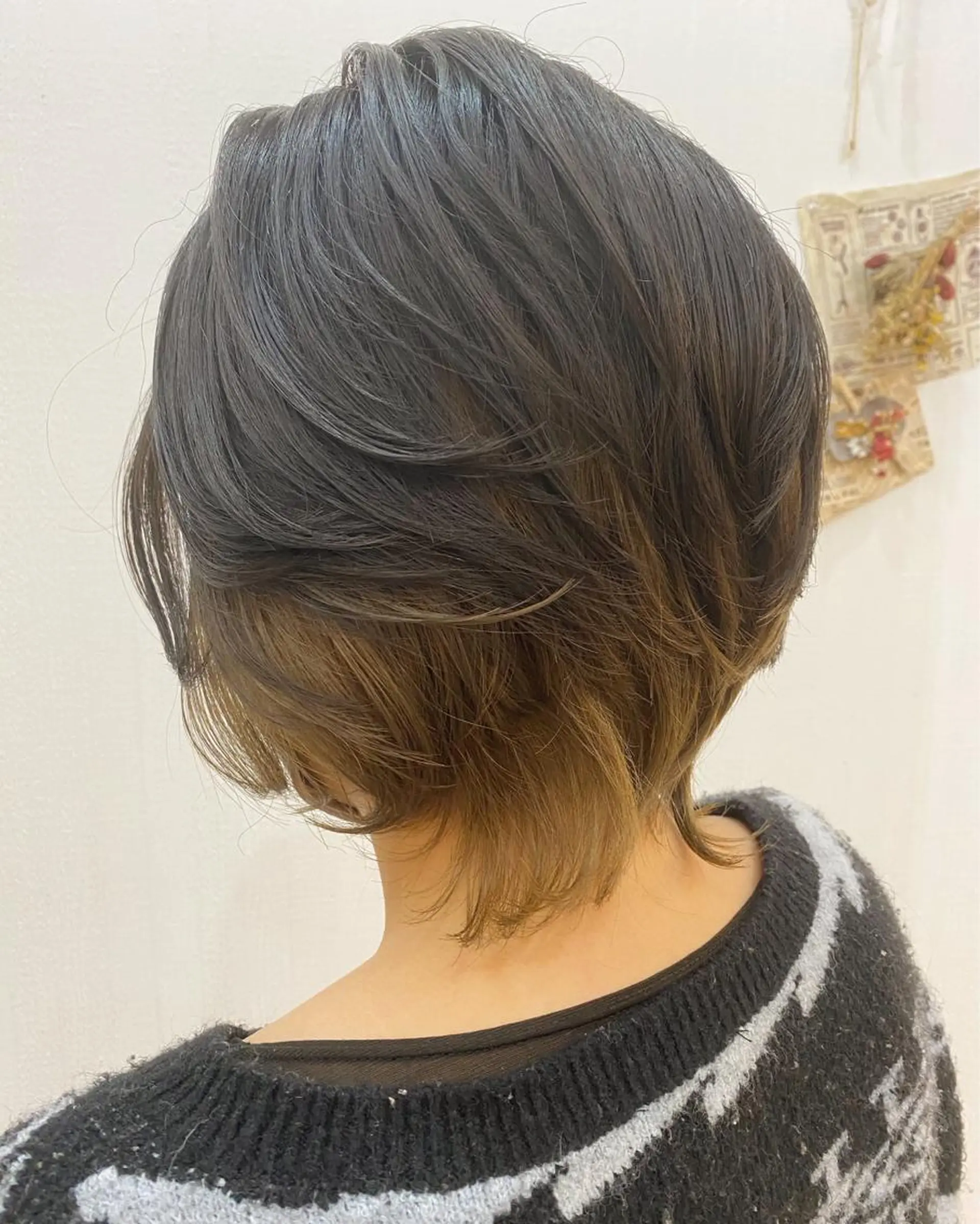 ミディアム カラー アディクシーカラー ダブルカラー インナーカラー トリートメント ウルフカット 若林 亜季のヘアスタイル