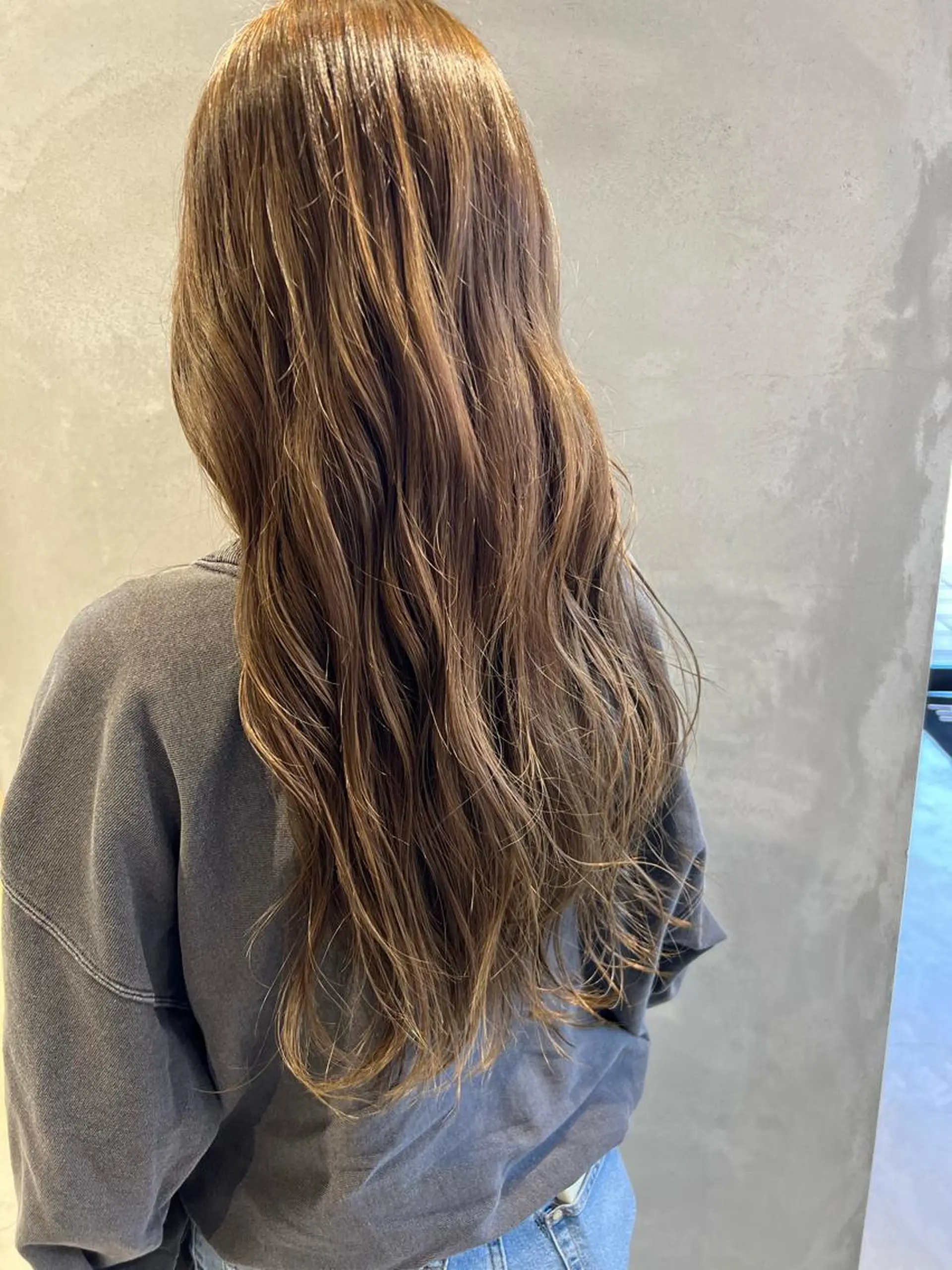 ロング カラー 畑中 香穂のヘアスタイル