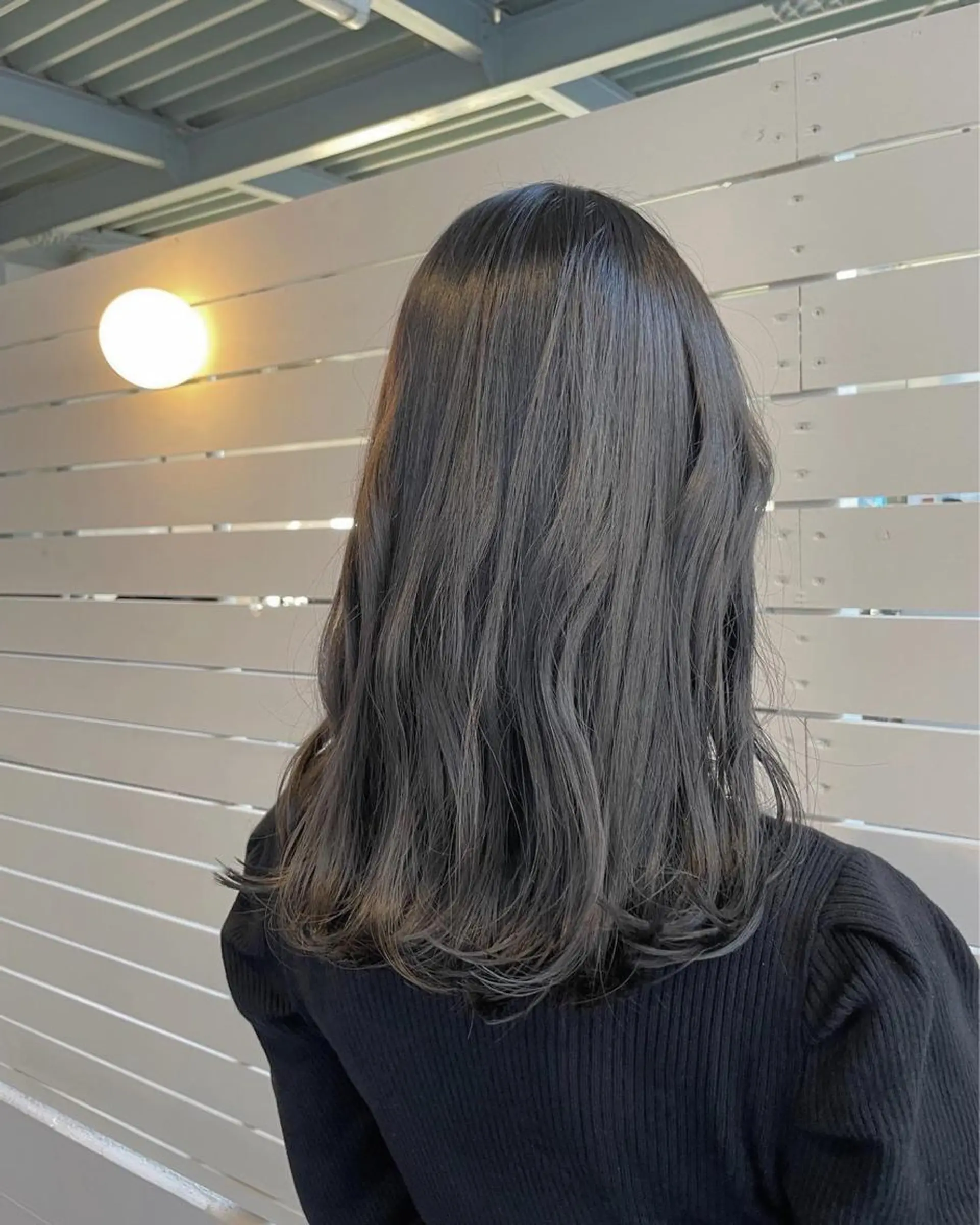 ミディアム ヨシンモリ 外ハネヘア トリートメント 下山 大智のヘアスタイル