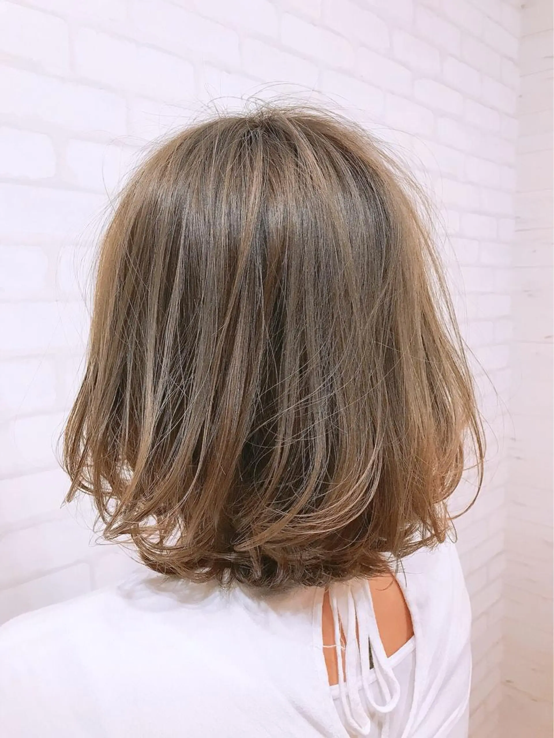 ミディアム カラー モテ前髪 タゴメ シンヤのヘアスタイル