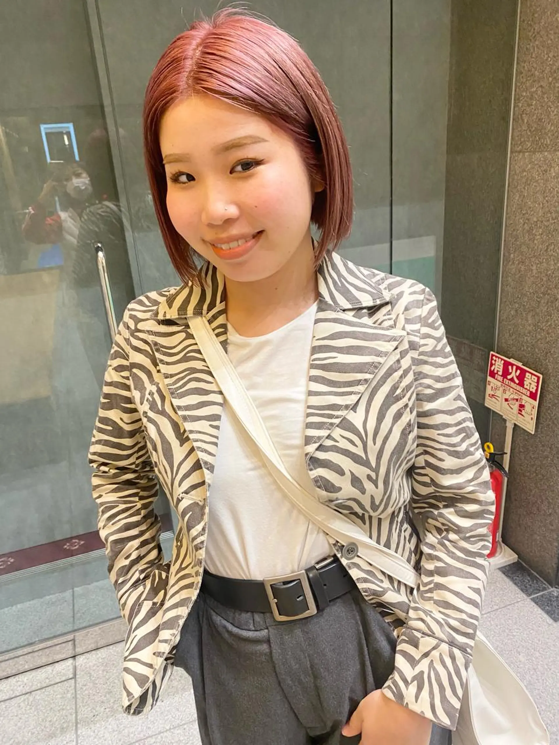 ショート カラー パーマ ヘアアレンジ デザインカラー/ボブ ブリーチカラー/ユリのヘアスタイル