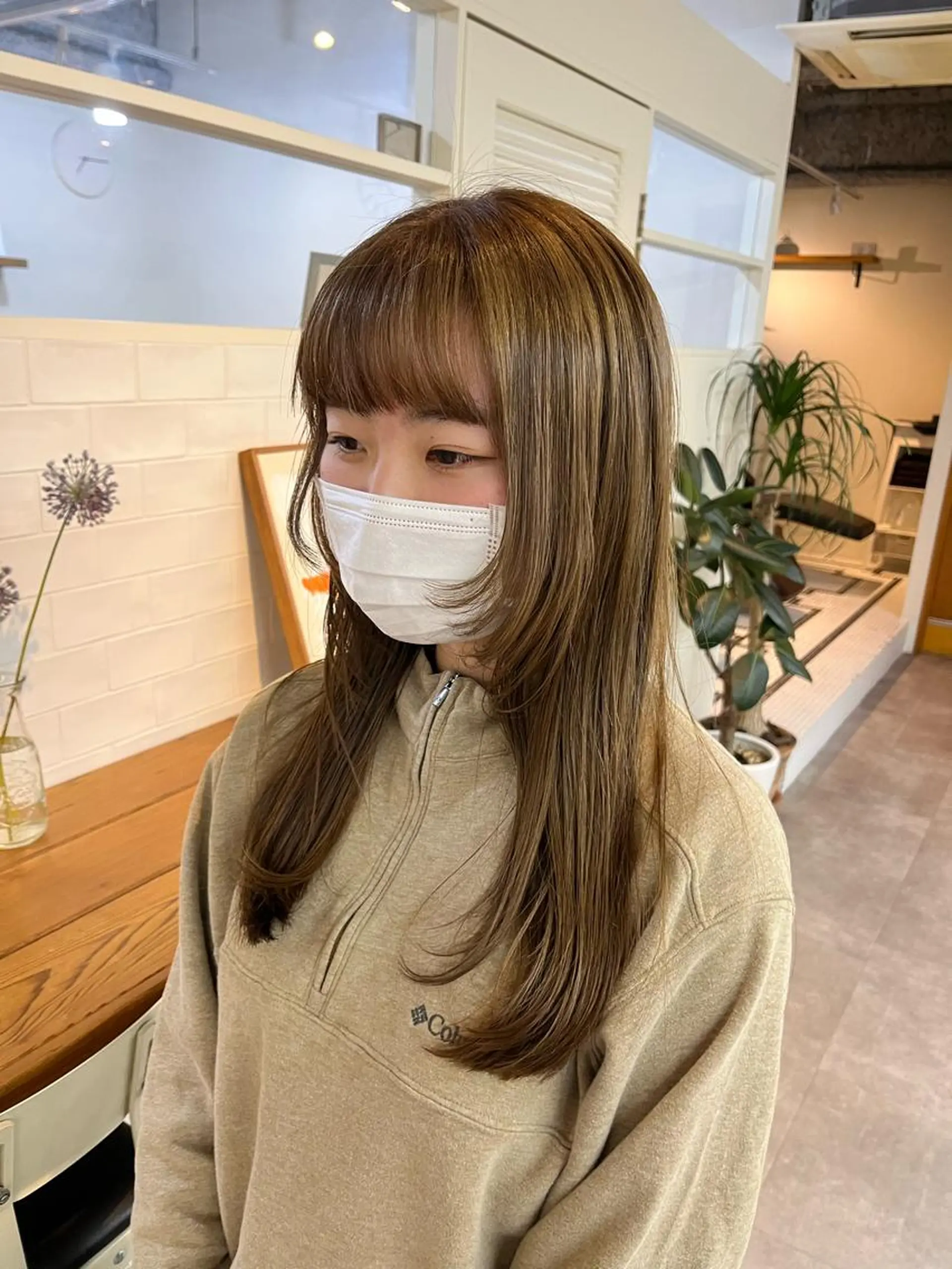 ロング カラー ベージュカラー 黒髪 顔周りカット 卒業式のヘアスタイル レイヤーカット カット ヘアカラー トリートメント KOKI/ ボブ/ パーマ/透明感カラーのヘアスタイル