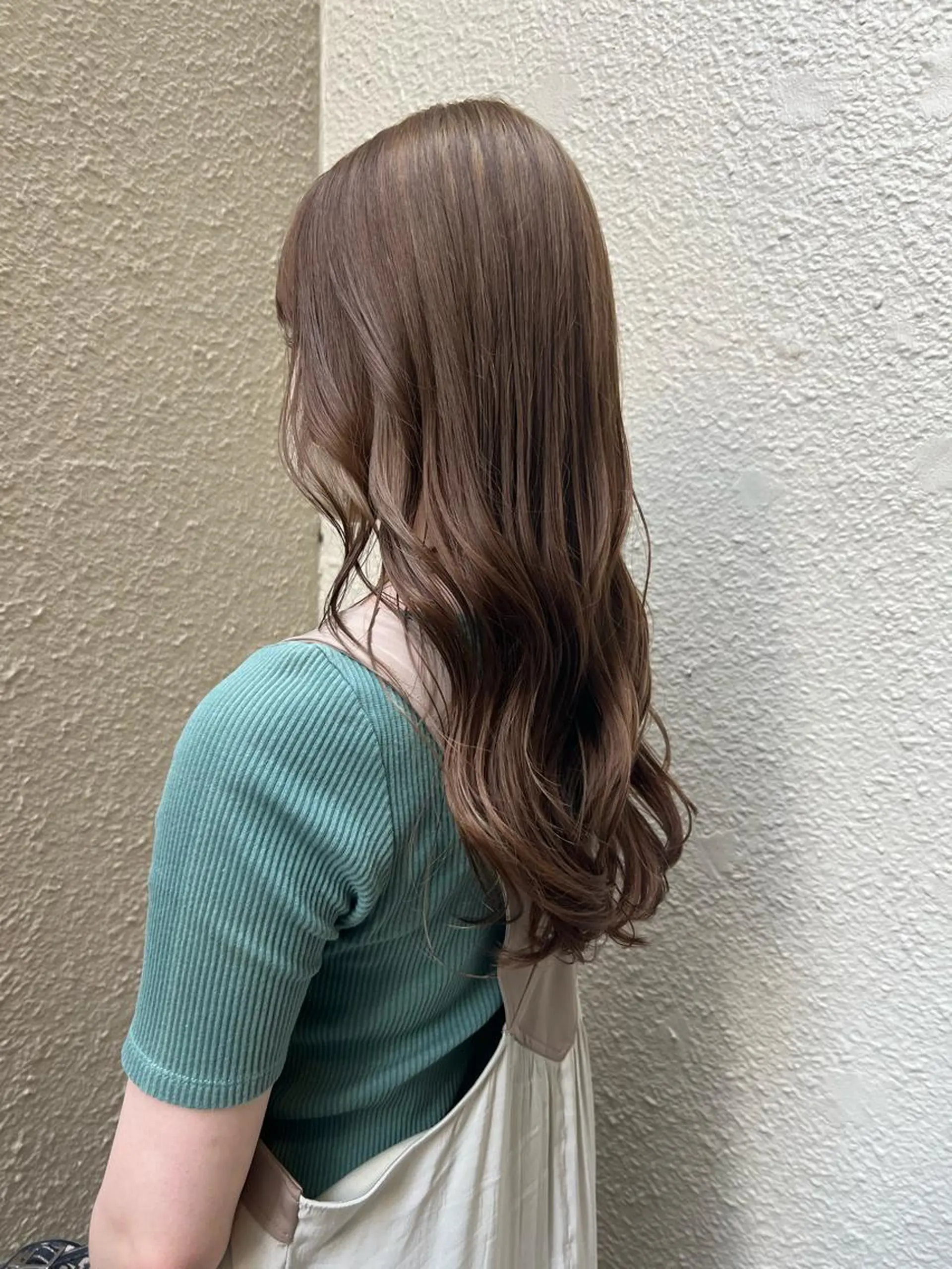 セミロング ，comma momoka🪄のヘアスタイル