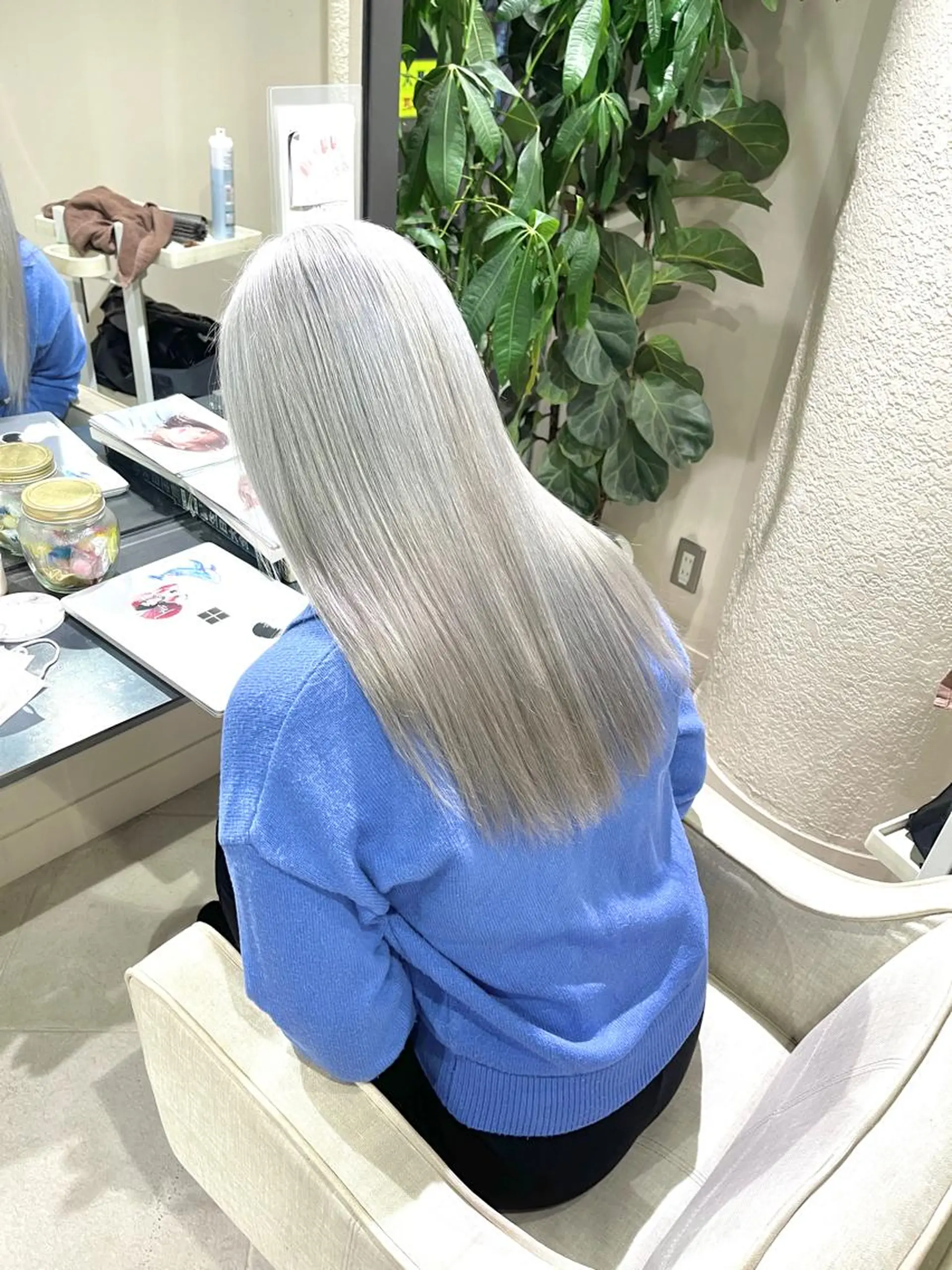 ロング カラー シールエクステ ブリーチ ケアブリーチ デザインカラー ハイトーンカラー ヘアカラー 渋谷🤍ハイトーン、 エクステ🤍アミルのヘアスタイル