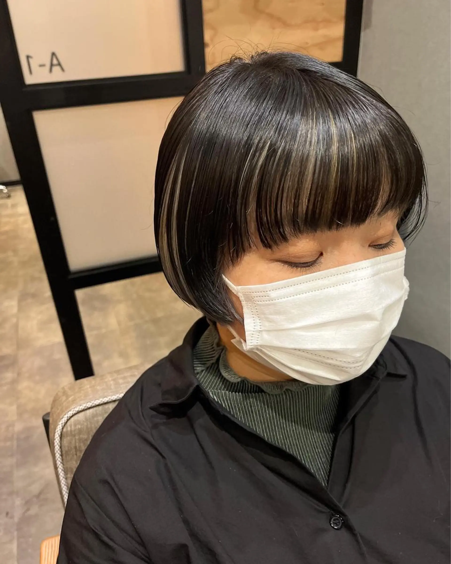 ミディアム カラー パーマ ヘアアレンジ メンズ キッズ ネイル マツエク・マツパ アイブロウ 子どものヘアアレンジ ミディアムパーマ メンズバレイヤージュ メンズハイライト メンズインナーカラー 久木原 ゆりのヘアスタイル