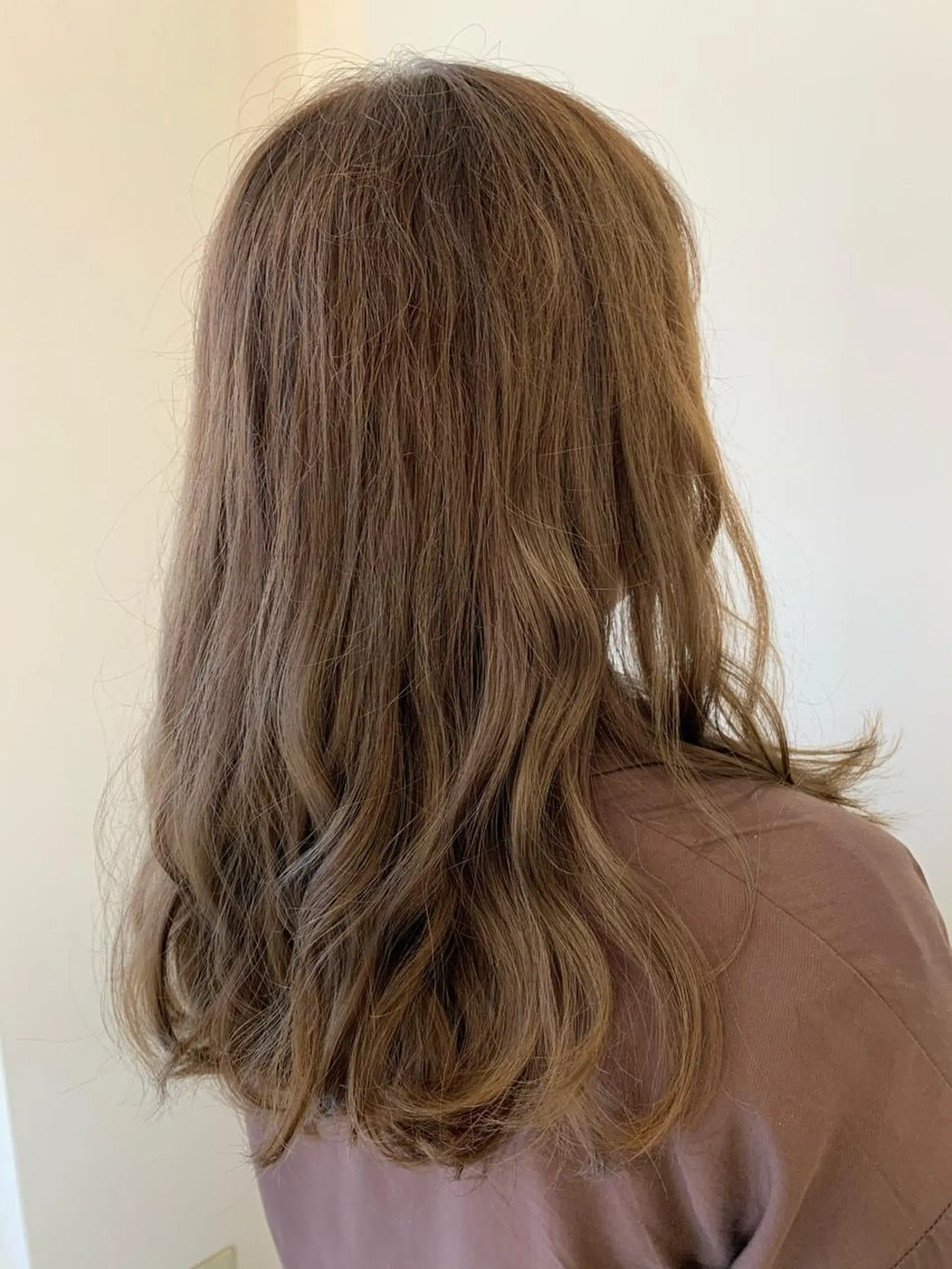 カラー イルミナカラー 内野 由紀のヘアスタイル