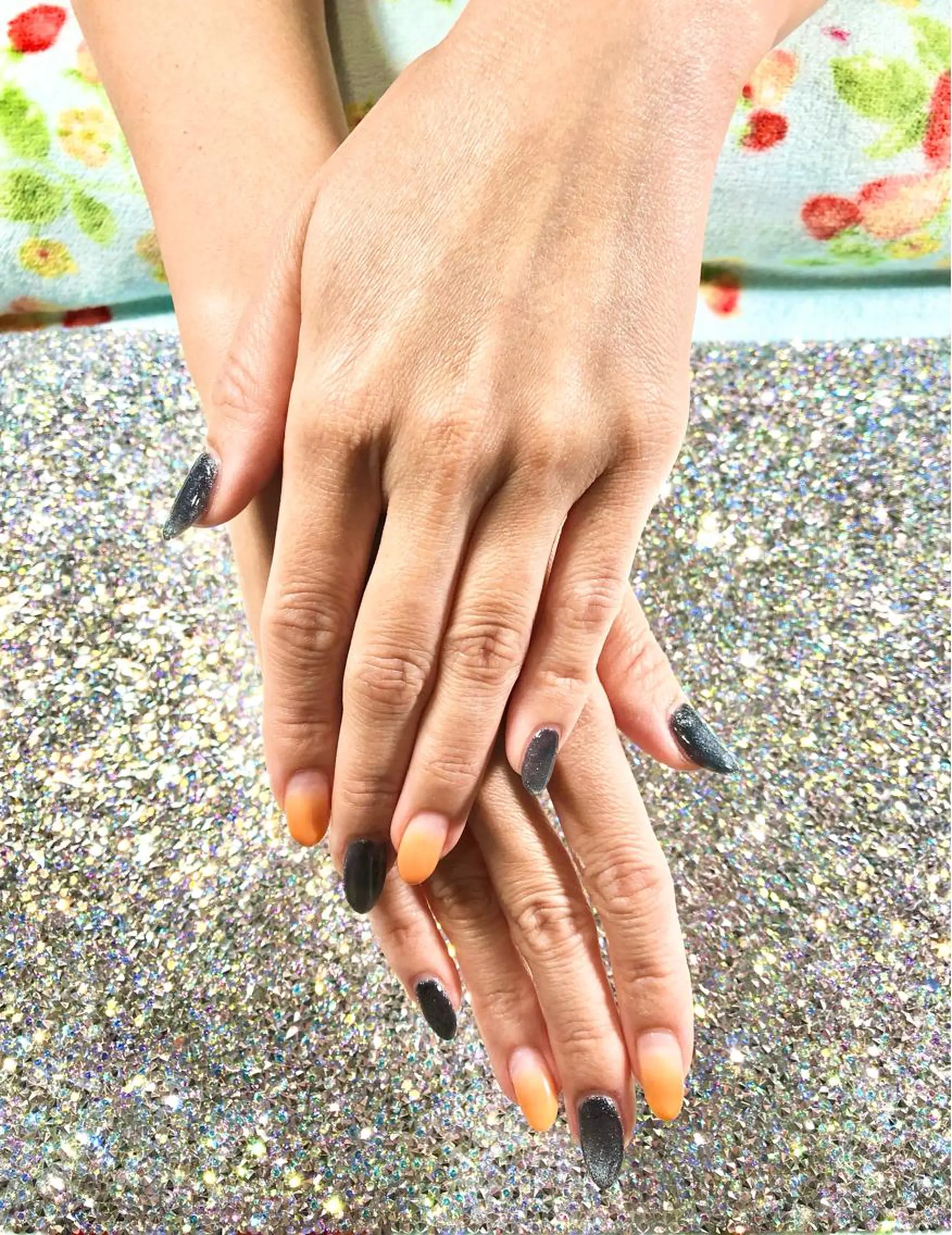 ネイル グラデーション ハロウィン マグネットネイル オレンジ ハンドネイル Tairacchi タイラッチのエステ・リラクイメージ