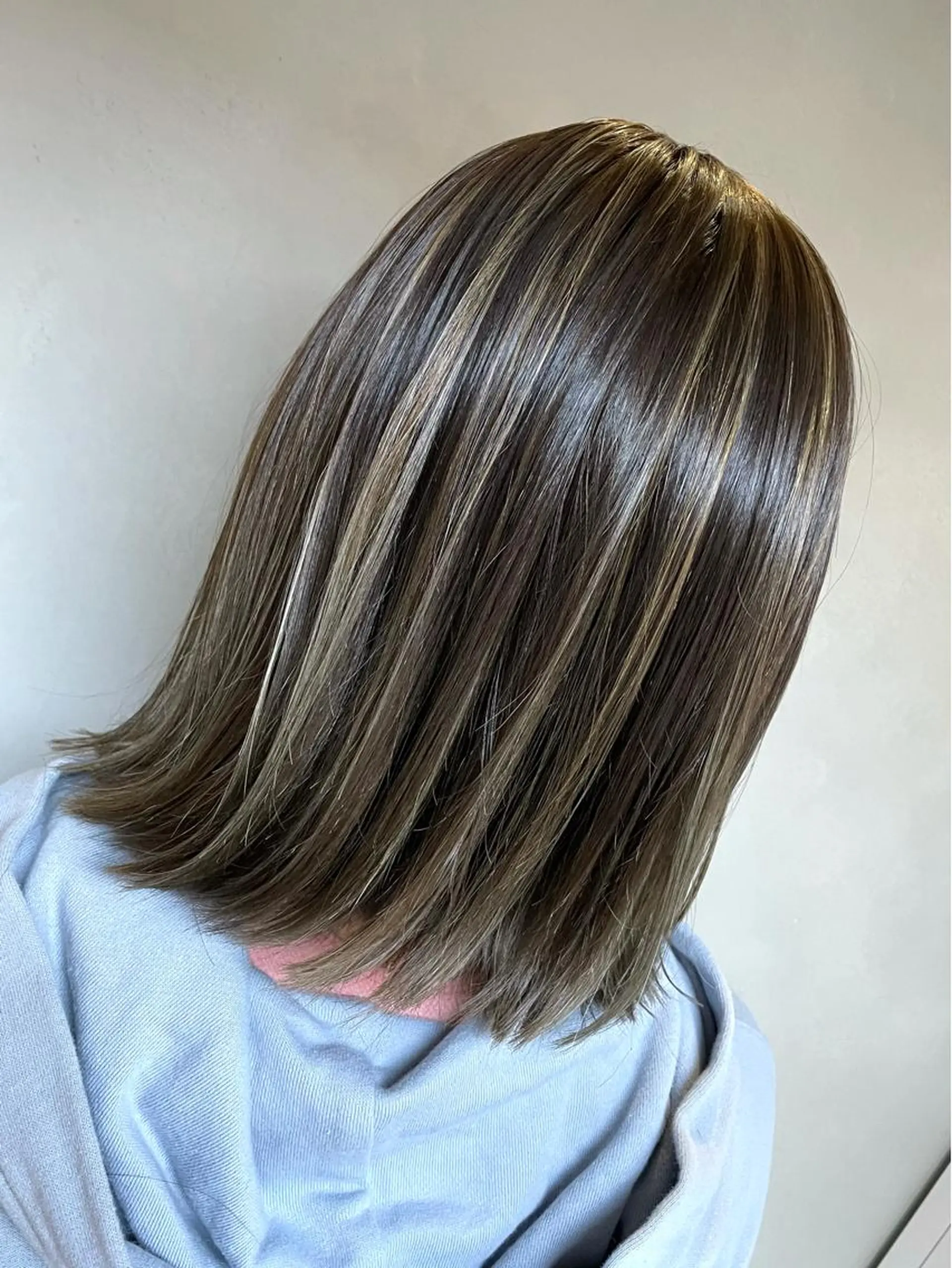 ミディアム カラー ヘアカラー ハイライトが 得意なニキです😊のヘアスタイル