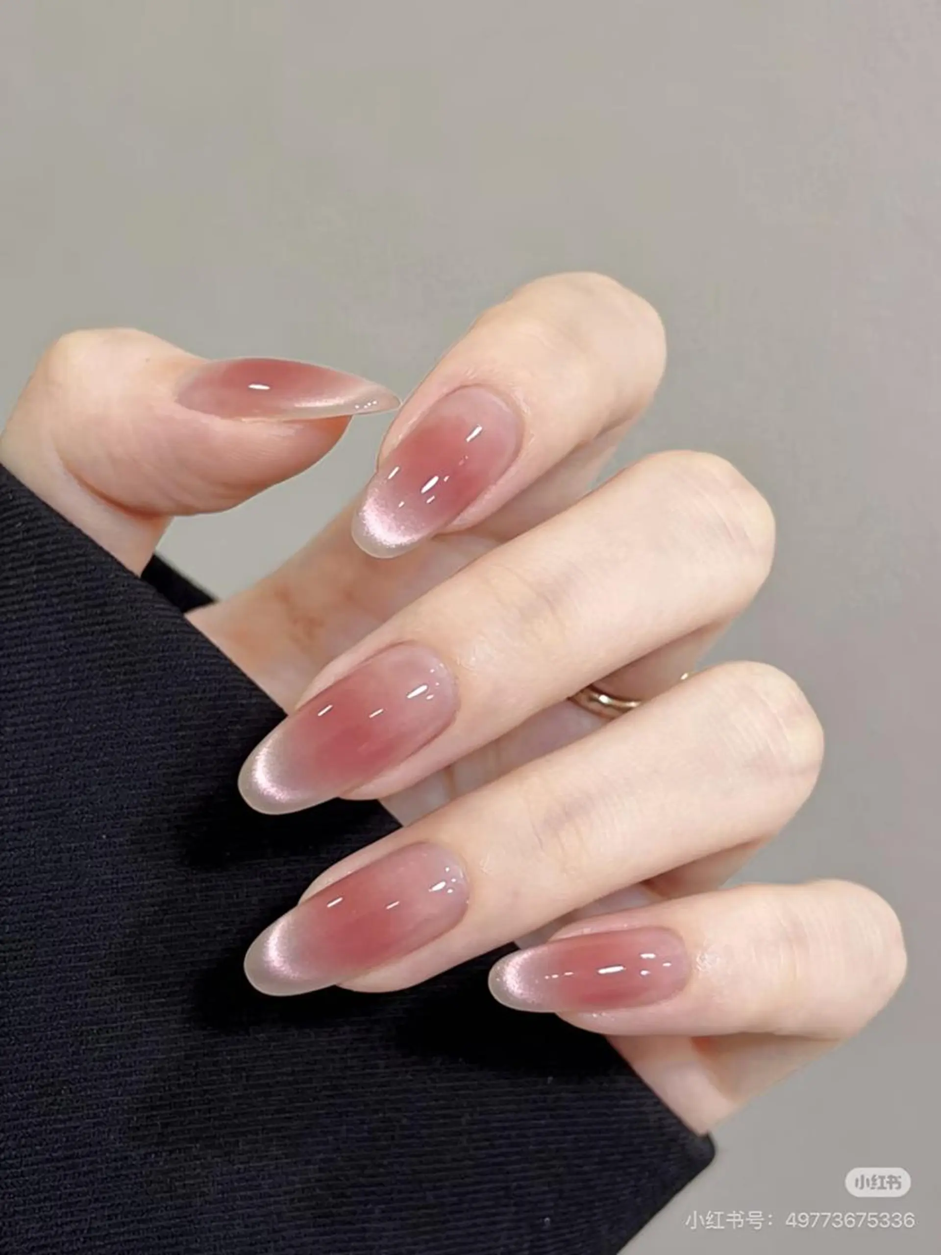 セミロング ハンドネイル 💅 リリアのネイルデザイン