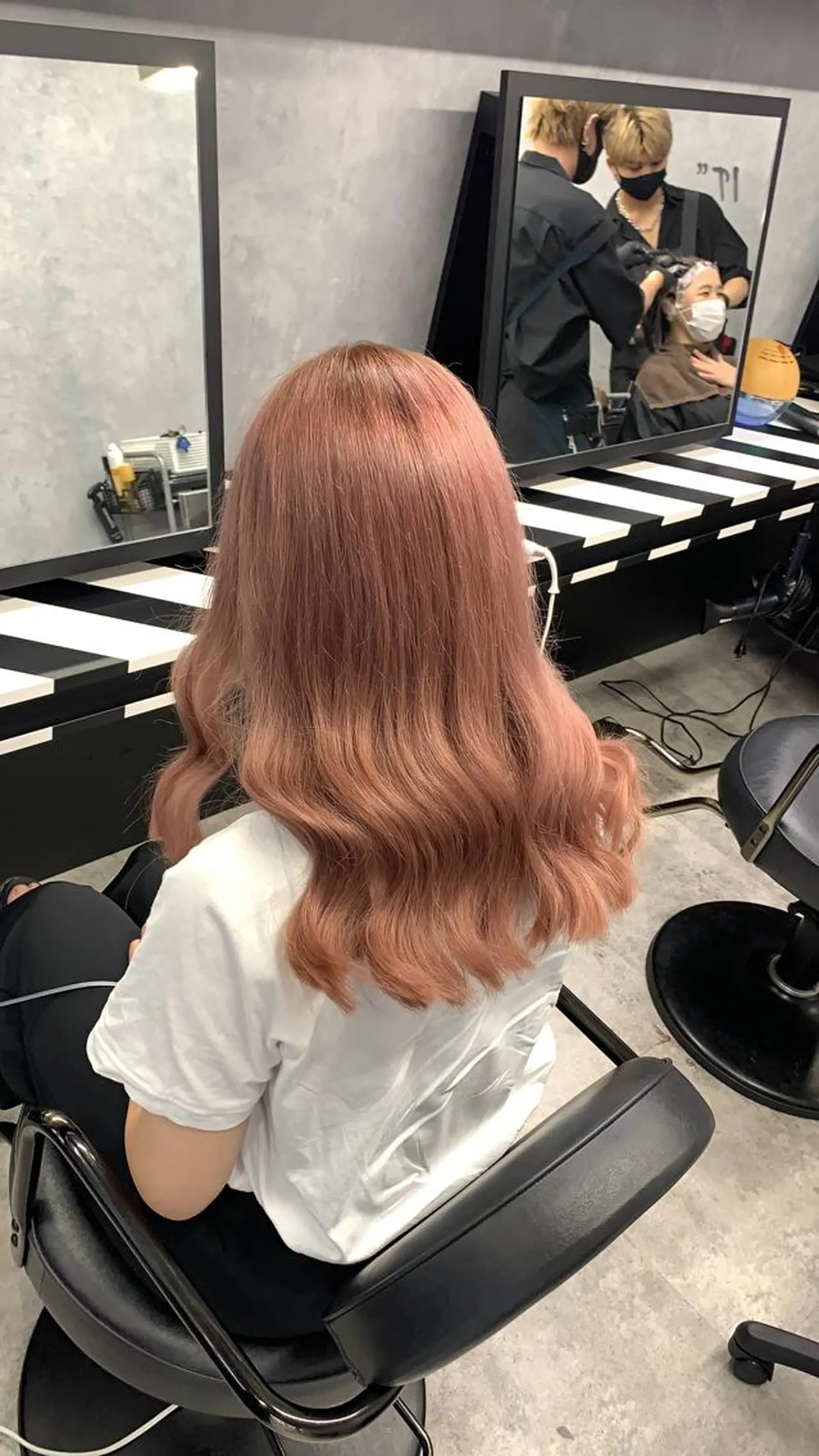 セミロング ヘアカラー トリートメント 派手髪支持率No1 Eisukeのヘアスタイル