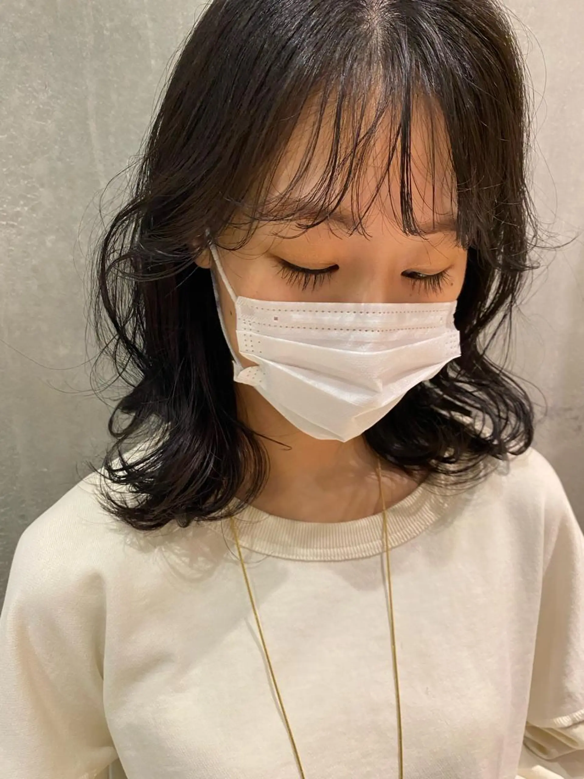 セミロング ベージュカラー🐑 レイヤー🤎塚原優芽のヘアスタイル