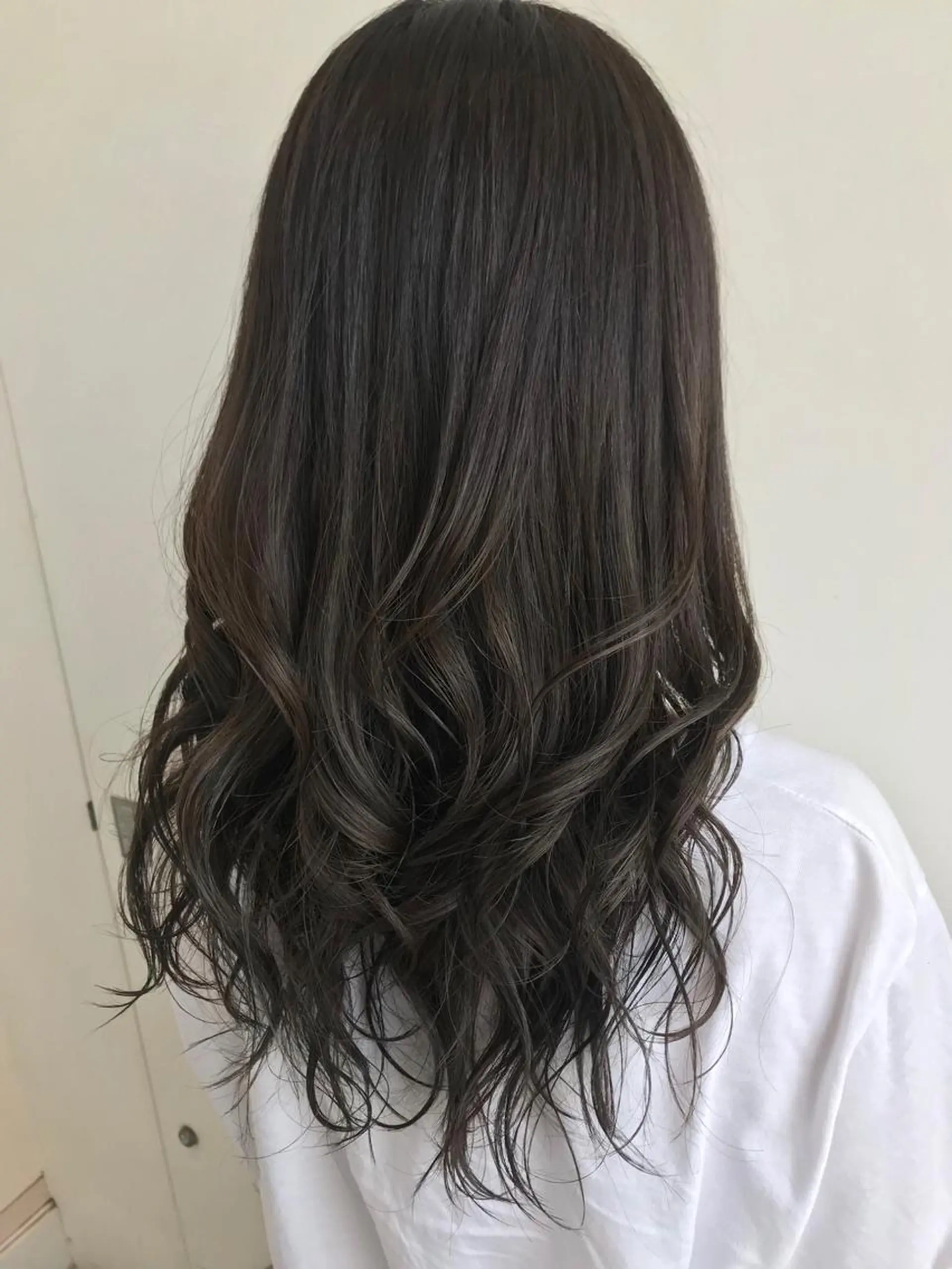 セミロング カラー グレージュ ハイライトカラー ハイライト Remore所属・中塚 義人のヘアスタイル