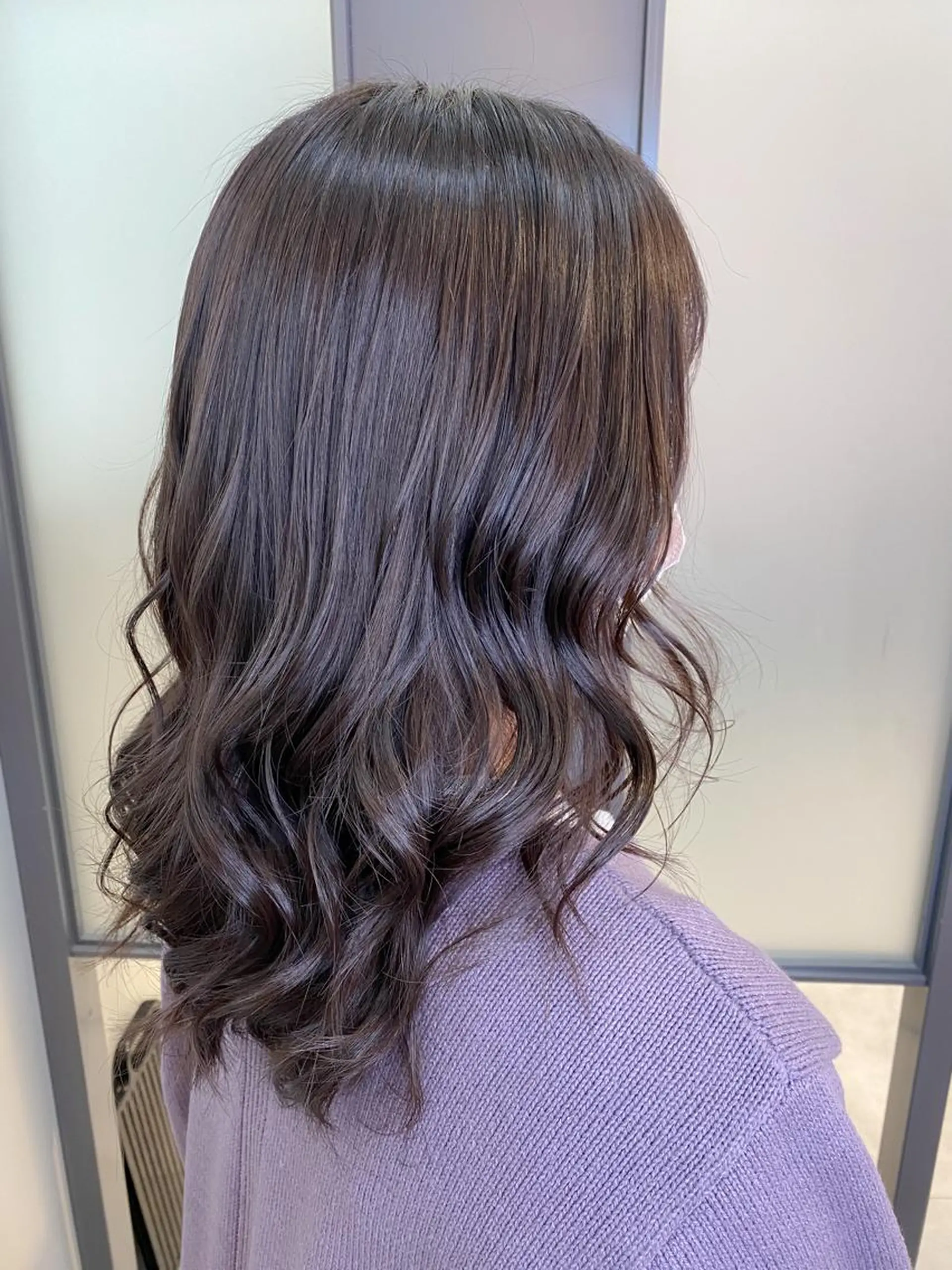 セミロング カラー ラベンダーカラー ラベンダーグレー 【透明感、艶髪】西村 有司のヘアスタイル