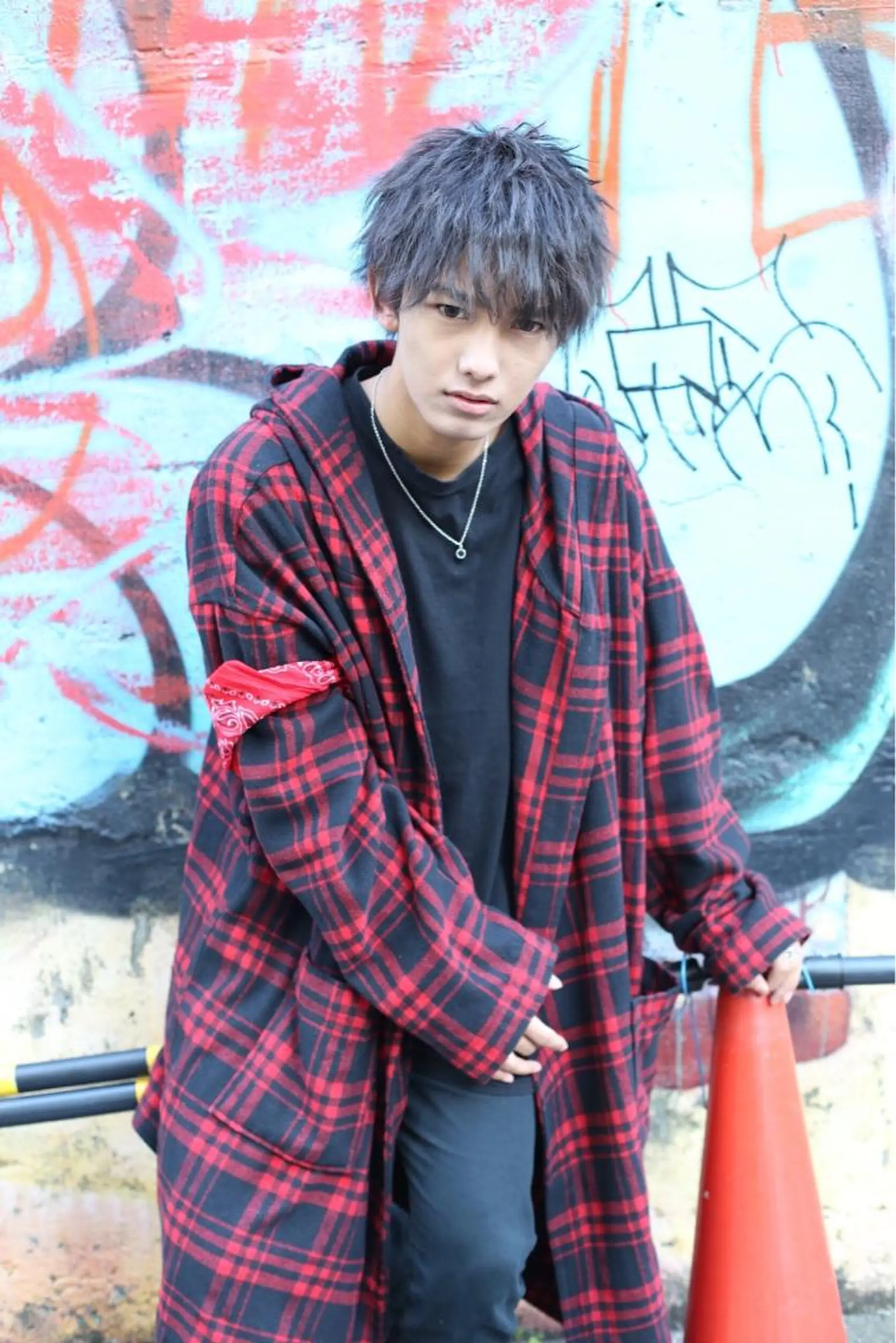 ショート カラー パーマ メンズ シルバー 艶髪カラー️🫧 髪質改善特化👒莉子のヘアスタイル