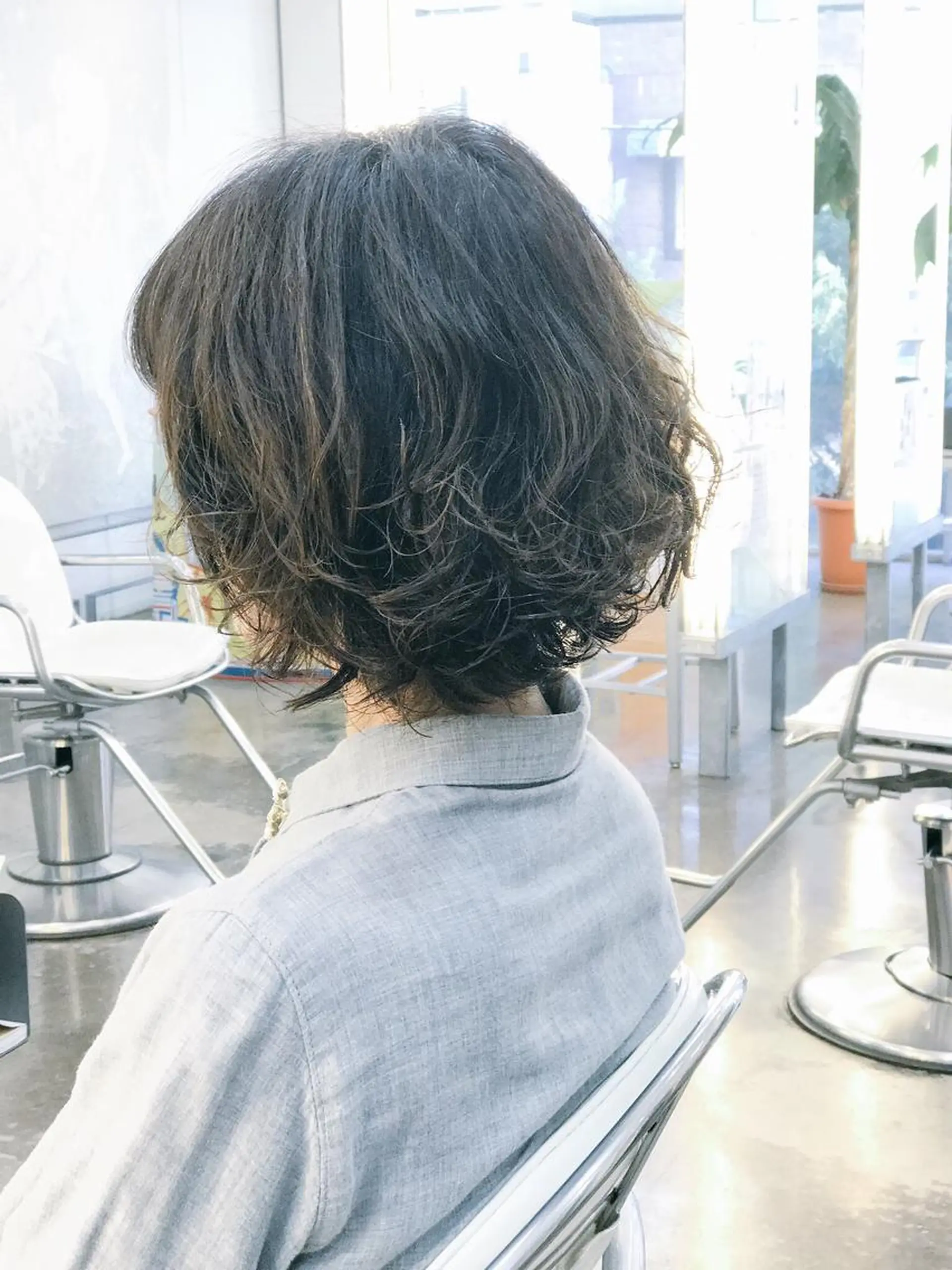 パーマ アルファ シェリのヘアスタイル