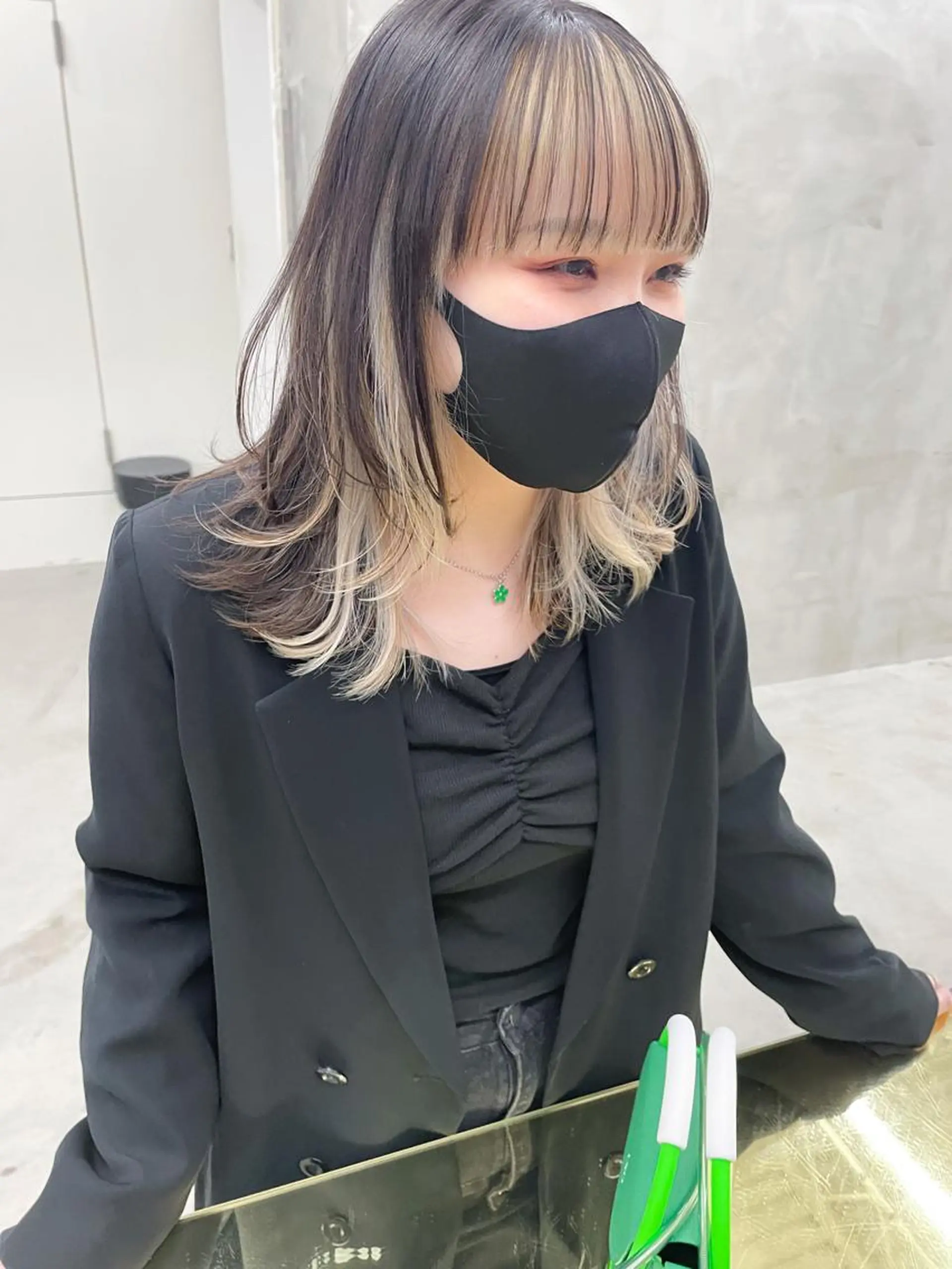 ミディアム 💜ショート💜 ウルフ、ボブ二色亜美のヘアスタイル