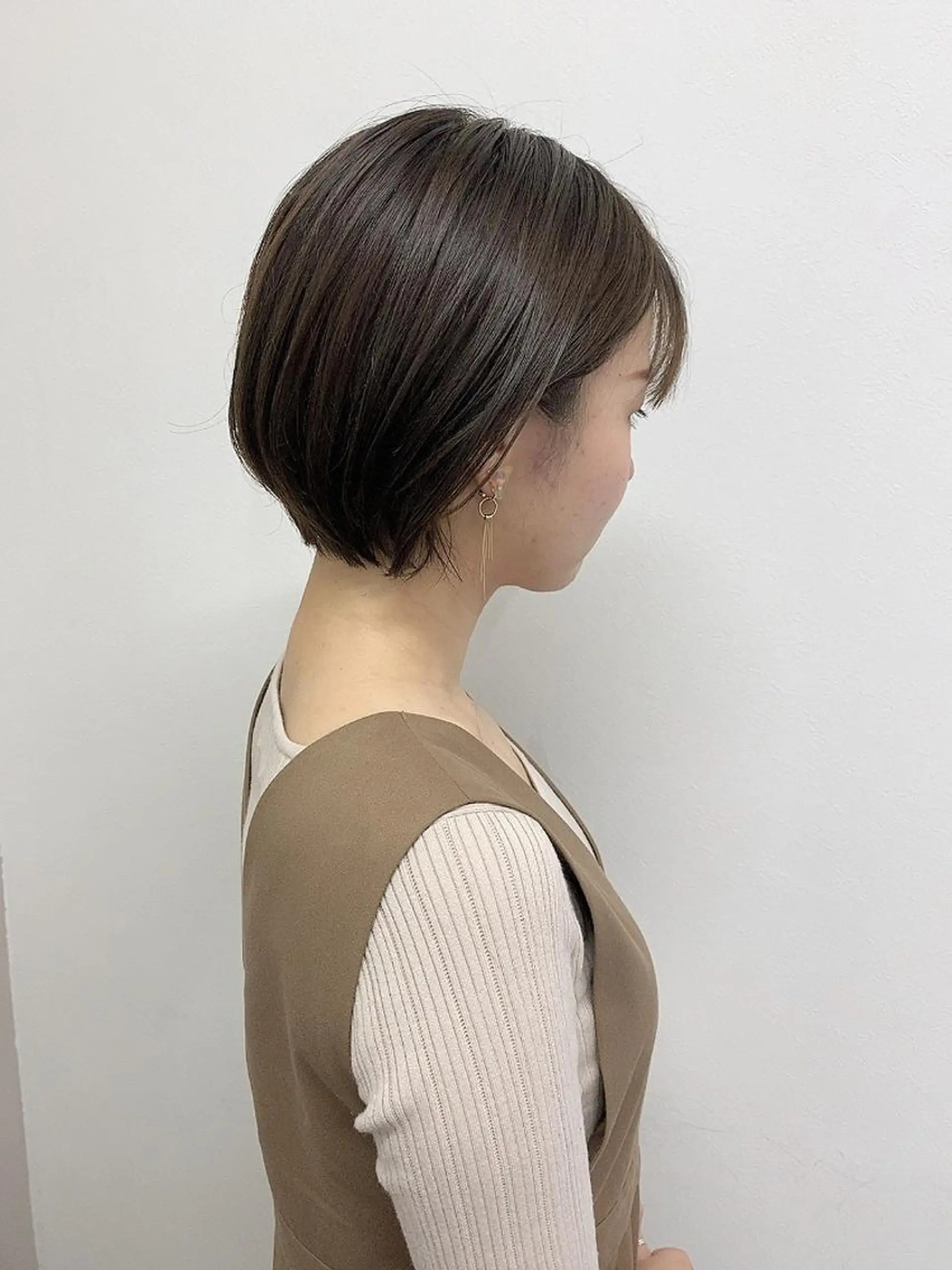 ショート カラー 肌に馴染む暗髪 梅田・増田のヘアスタイル