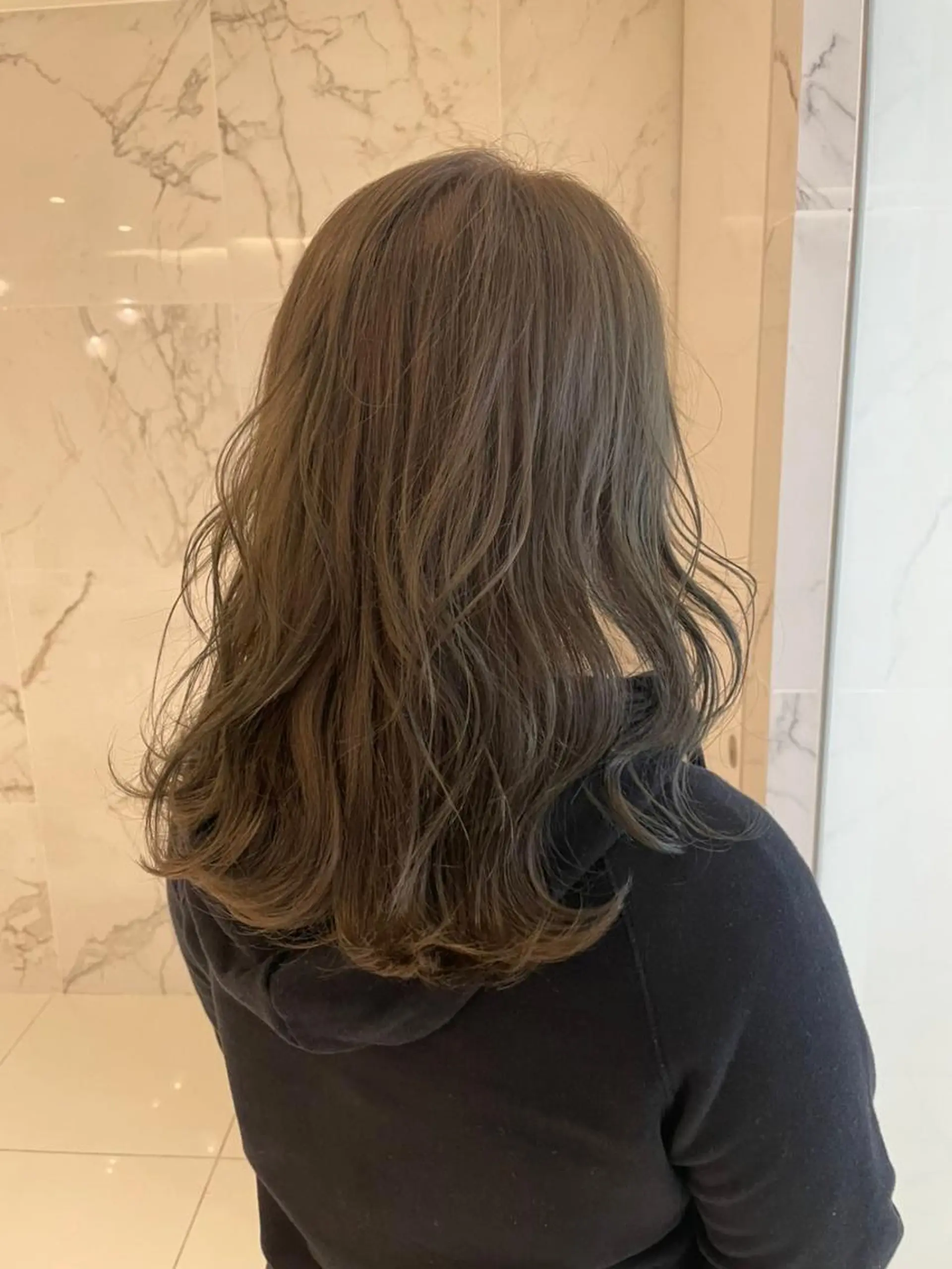 セミロング カット ヘアカラー トリートメント AVANCE. 広島本通店のヘアスタイル