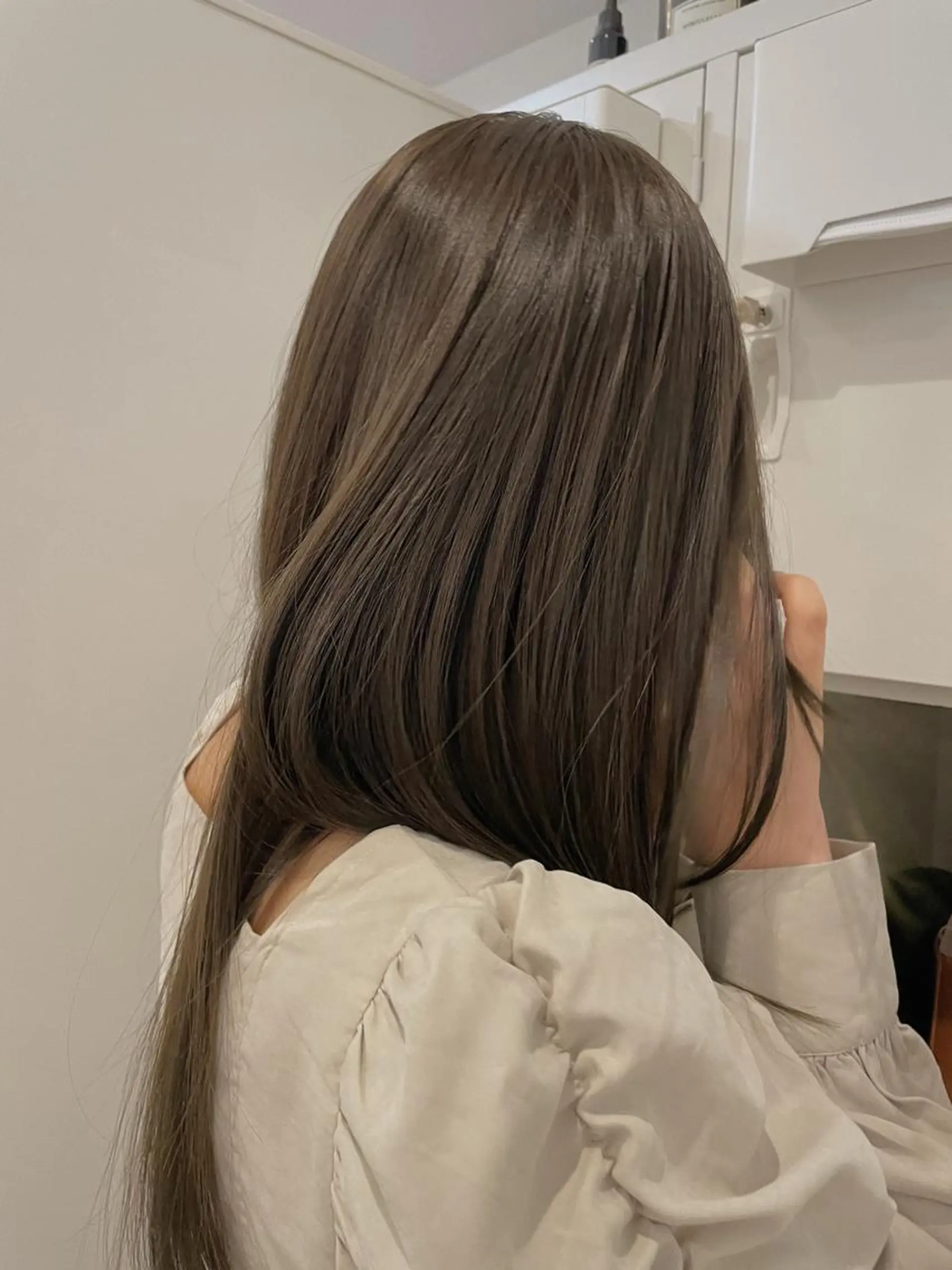 ロング カラー ブリーチ 透明感カラー ダブルカラー ブリーチなしカラー 縮毛矯正 ヘアカラー 梅田／ベージュ レイヤー／ヌマタのヘアスタイル