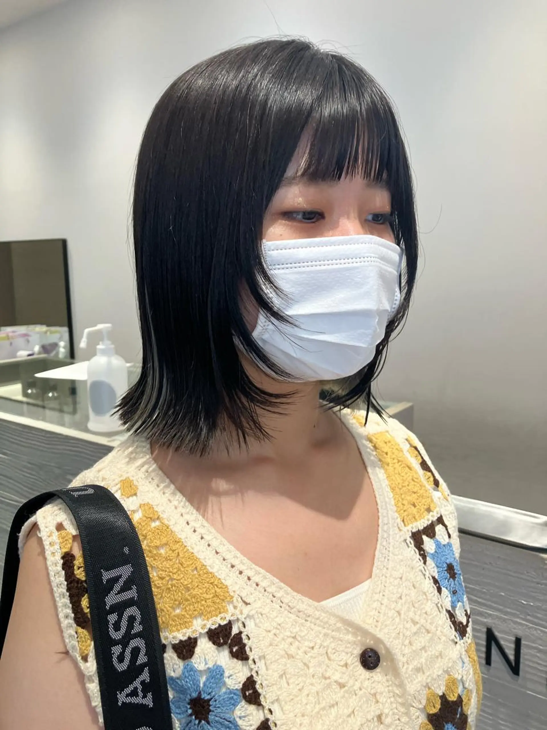 ショート 顔まわりレイヤー レイヤーカット サキ🤍ハイトーン 🩰くびれ巻きヘアのヘアスタイル