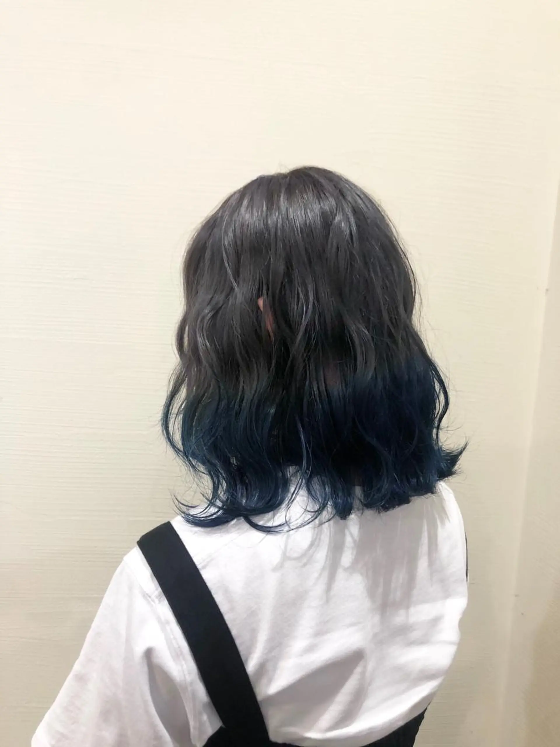 ミディアム maco 艶感ハイトーン🦋のヘアスタイル