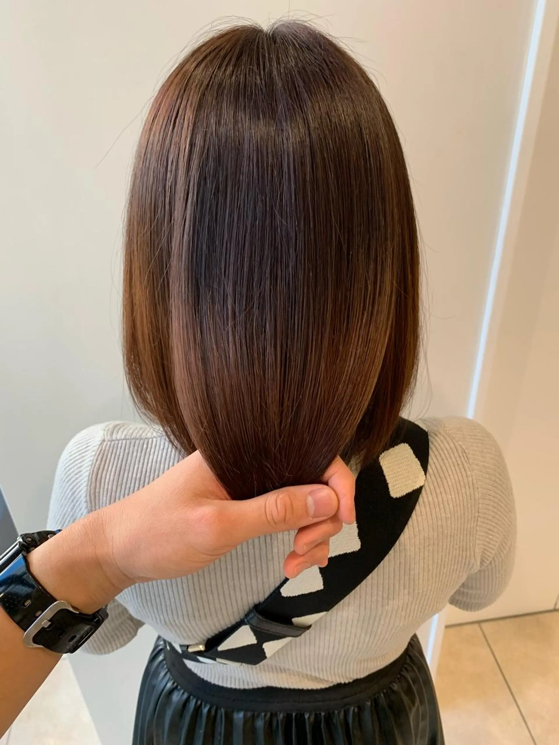 ミディアム カット講師 久保匠のヘアスタイル