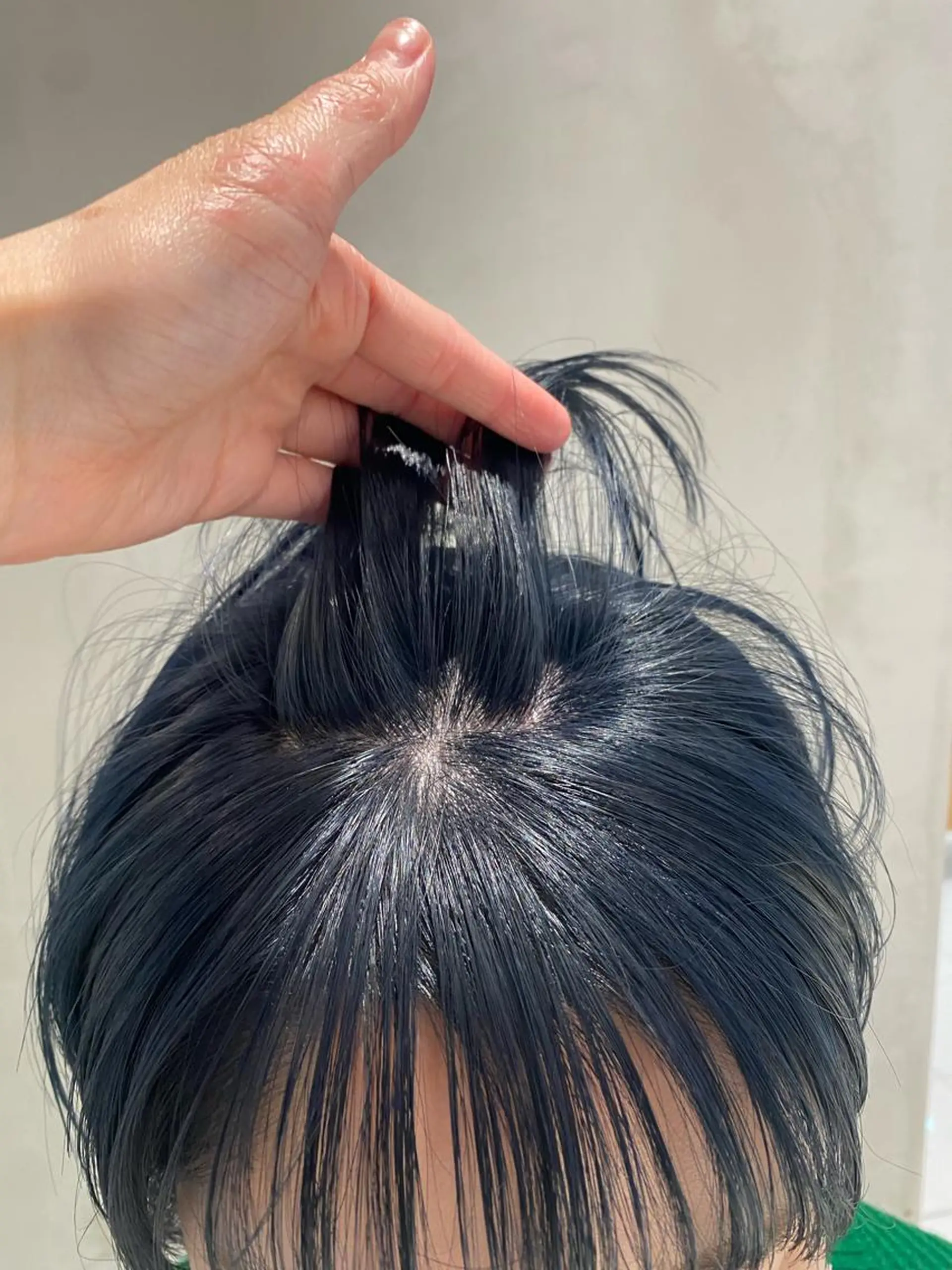 カラー ボブ/ハイトーン REINAのヘアスタイル