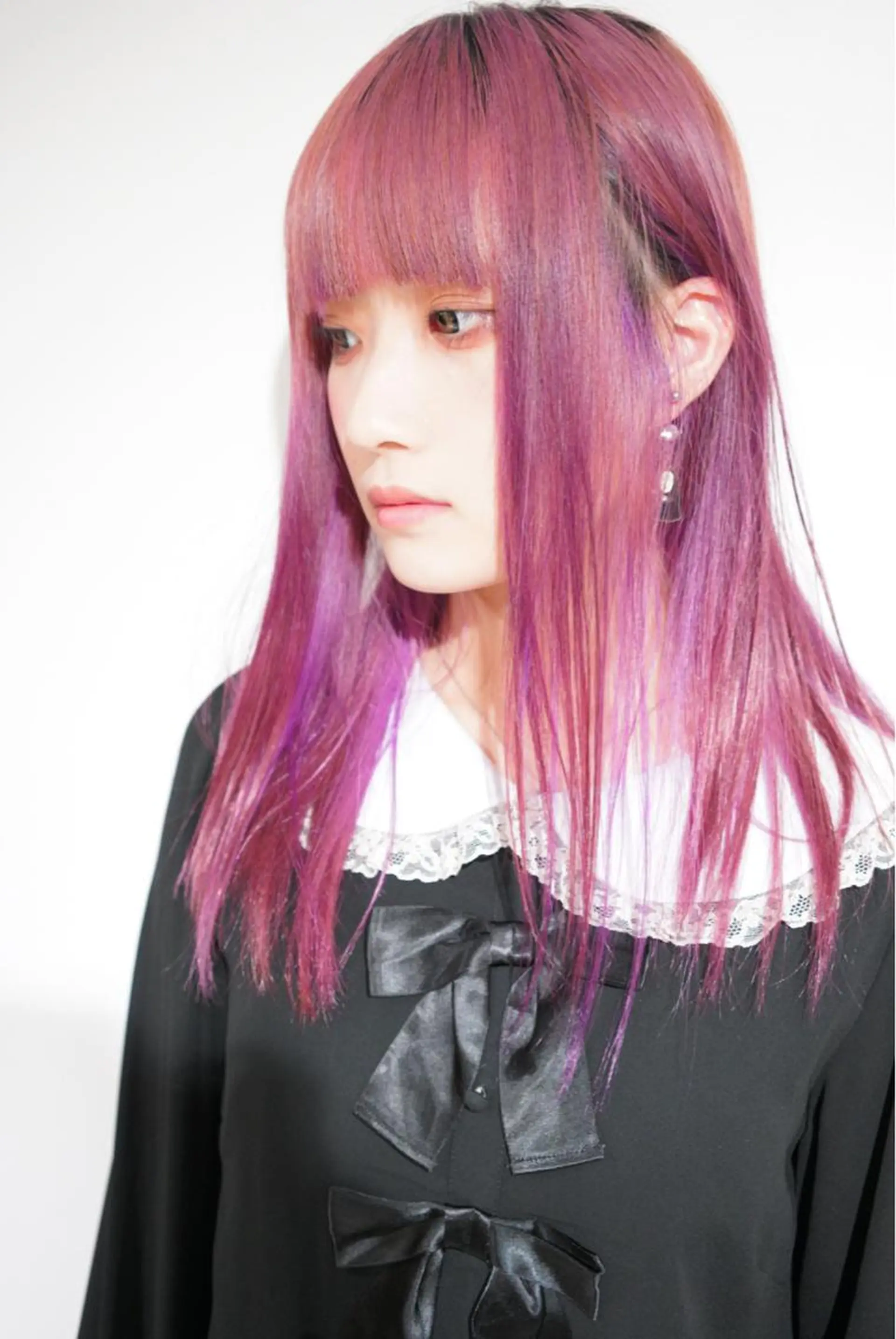 セミロング カラー グラデーションカラー ピンクカラー ピンクパープル パープルカラー ヘアカラー トリートメント ハイトーン/レイヤー /ケアブリーチ石川治のヘアスタイル