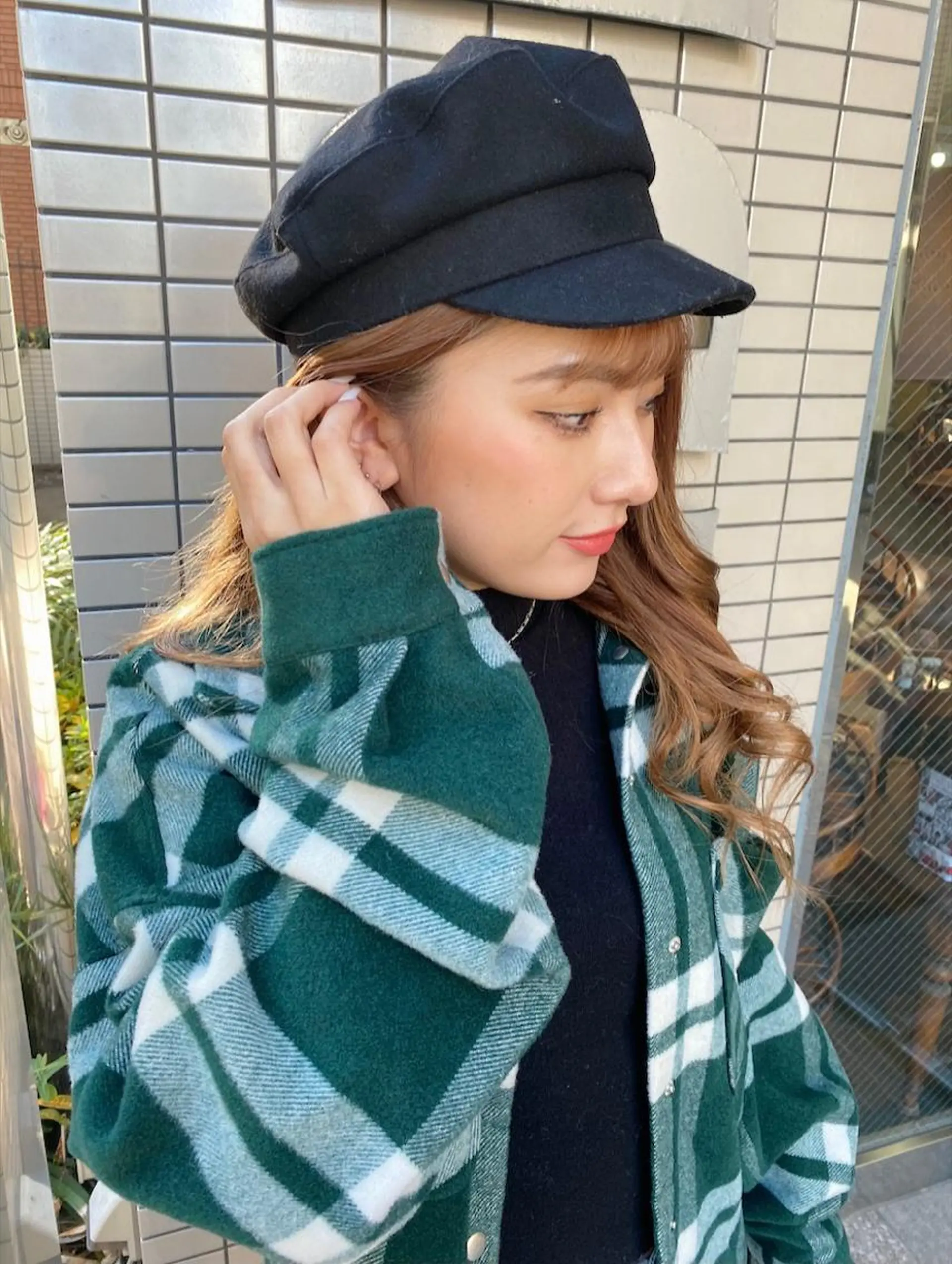 ロング カラー バレイヤージュ ブリーチ ブロンド ダブルカラー イヤリングカラー モモカ/ハイトーン /バレイヤージュのヘアスタイル