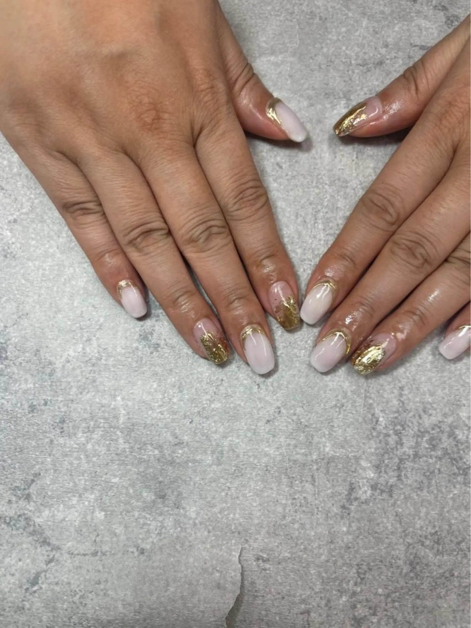ネイル アートネイル フレンチネイル ジェルネイル ガラスフレンチ ゴールド ハンドネイル ハンドケア FASTNAIL PLUS 新宿店のネイルデザイン