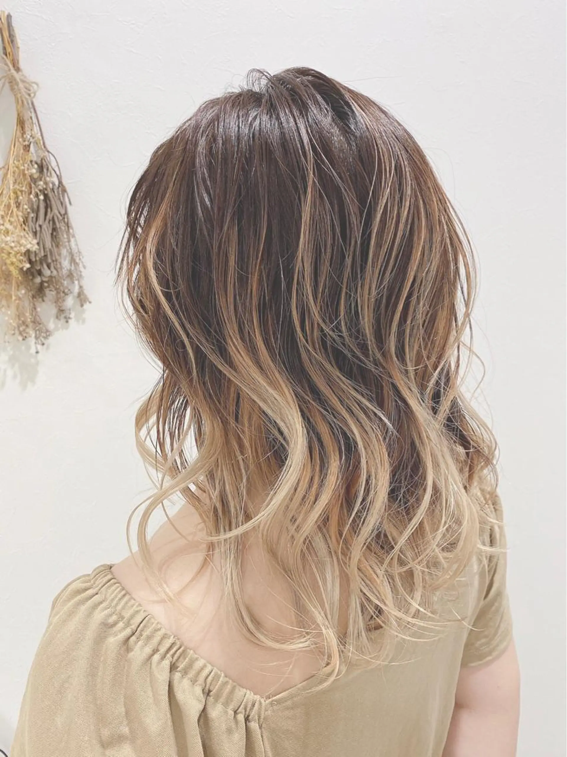 セミロング 🍑はらだ なつき🍑のヘアスタイル