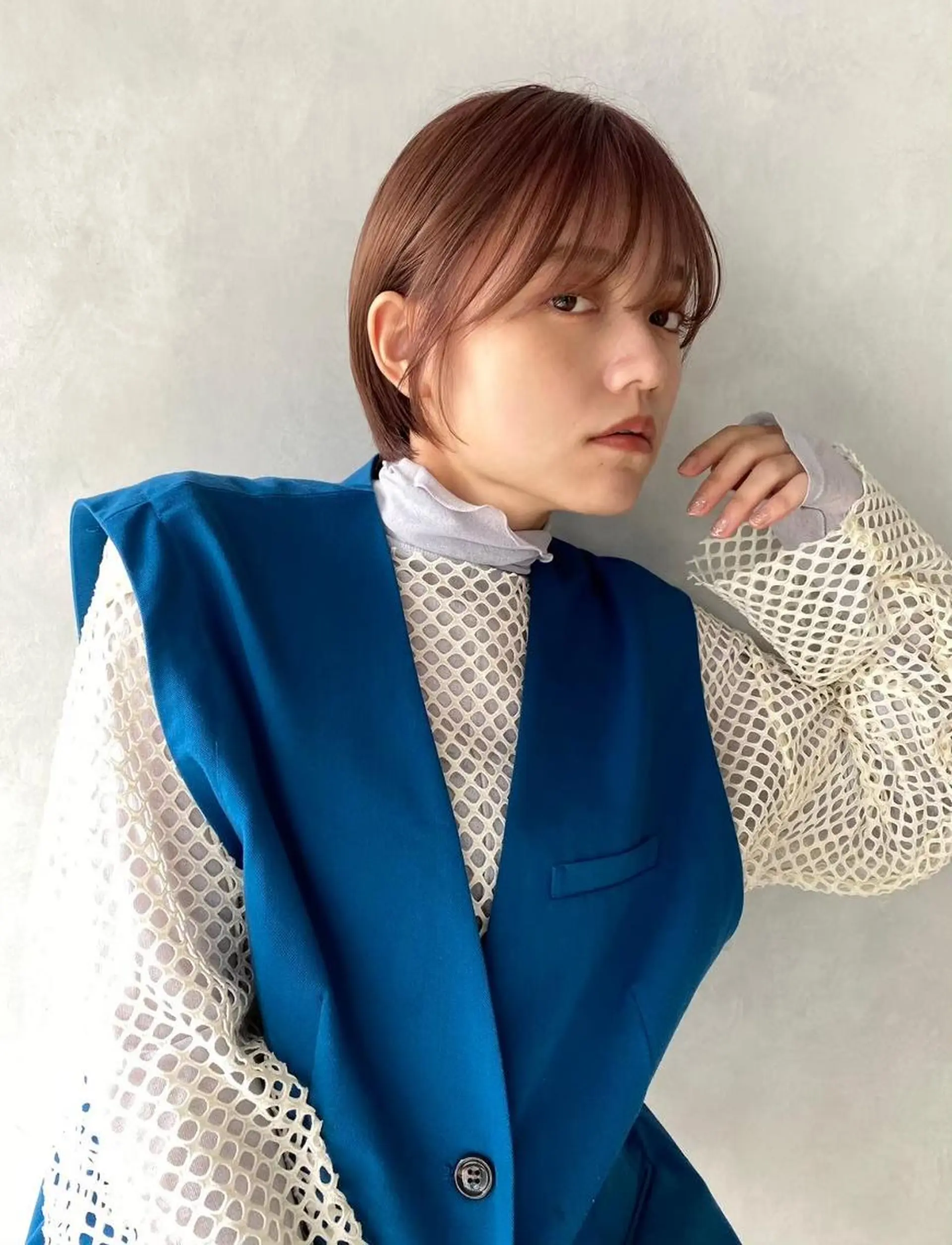 ミディアム カラー ミディアムパーマ アッシュ バレイヤージュ ベージュカラー ブリーチ カット トリートメント CEINE loqのヘアスタイル