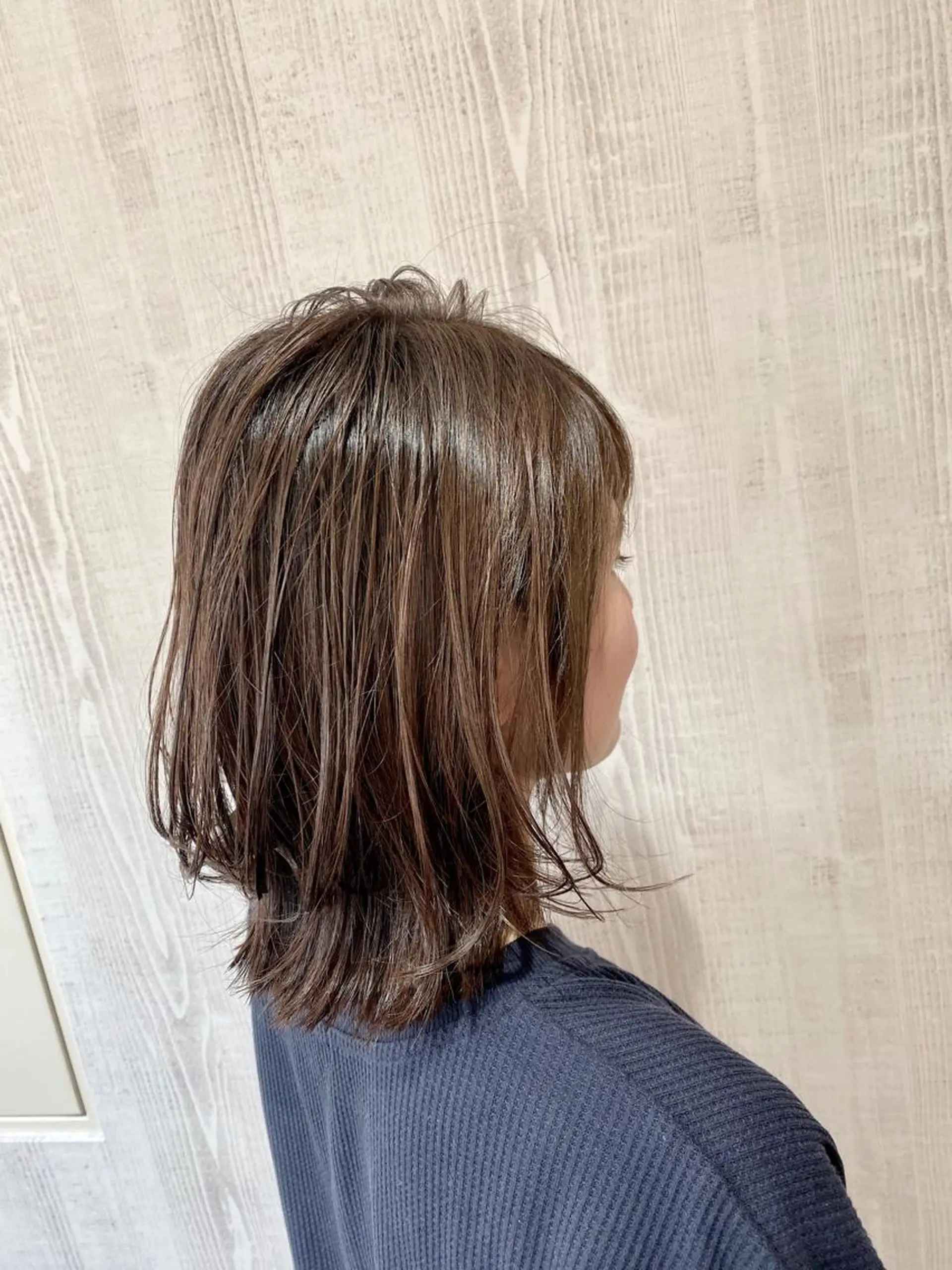 ミディアム カラー イルミナカラー レイヤーカット カット ヘアカラー トリートメント Kazu .Kのヘアスタイル