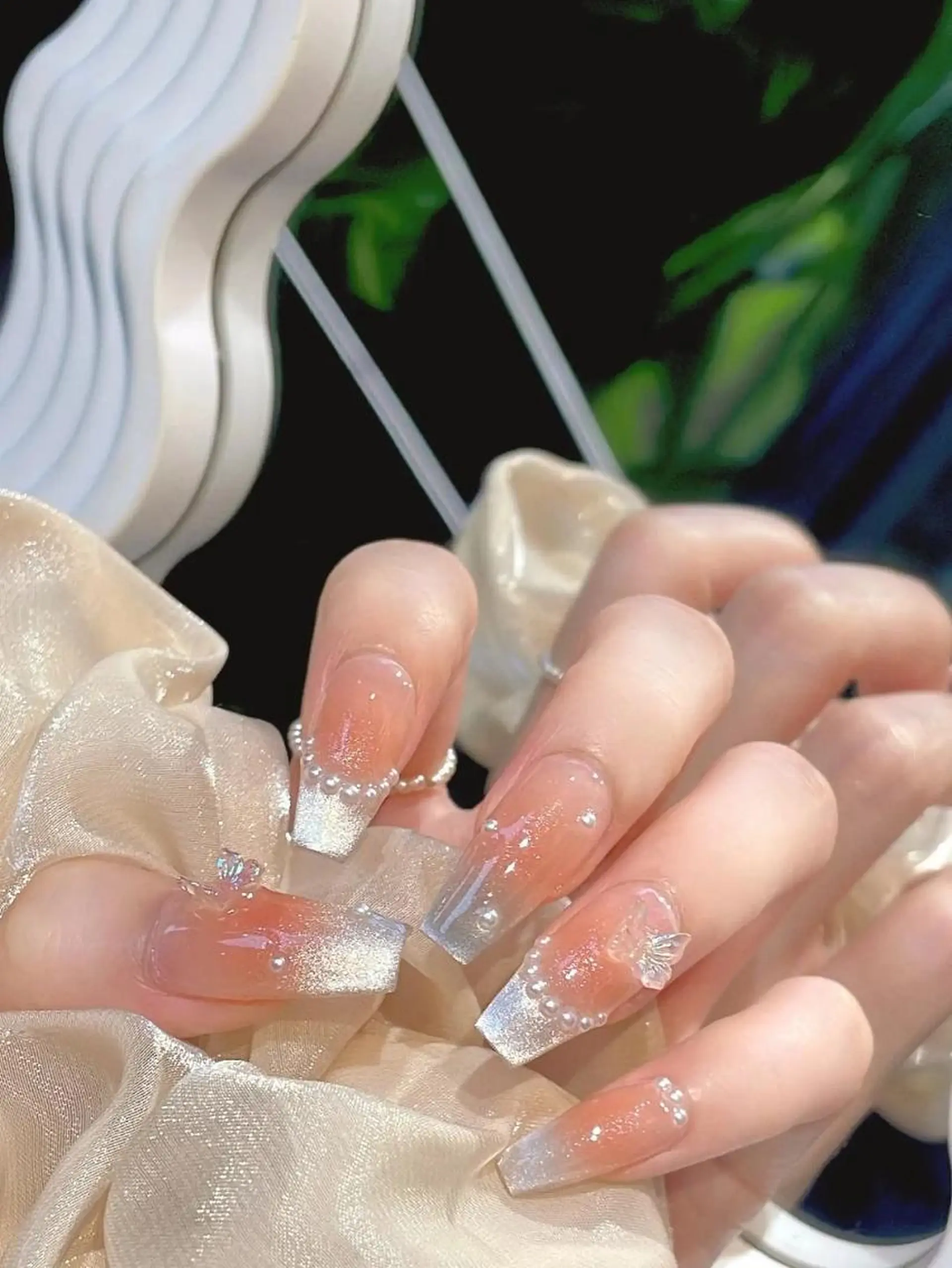 ネイル 長さ出し ネイルチップ Queens みなみのネイルデザイン