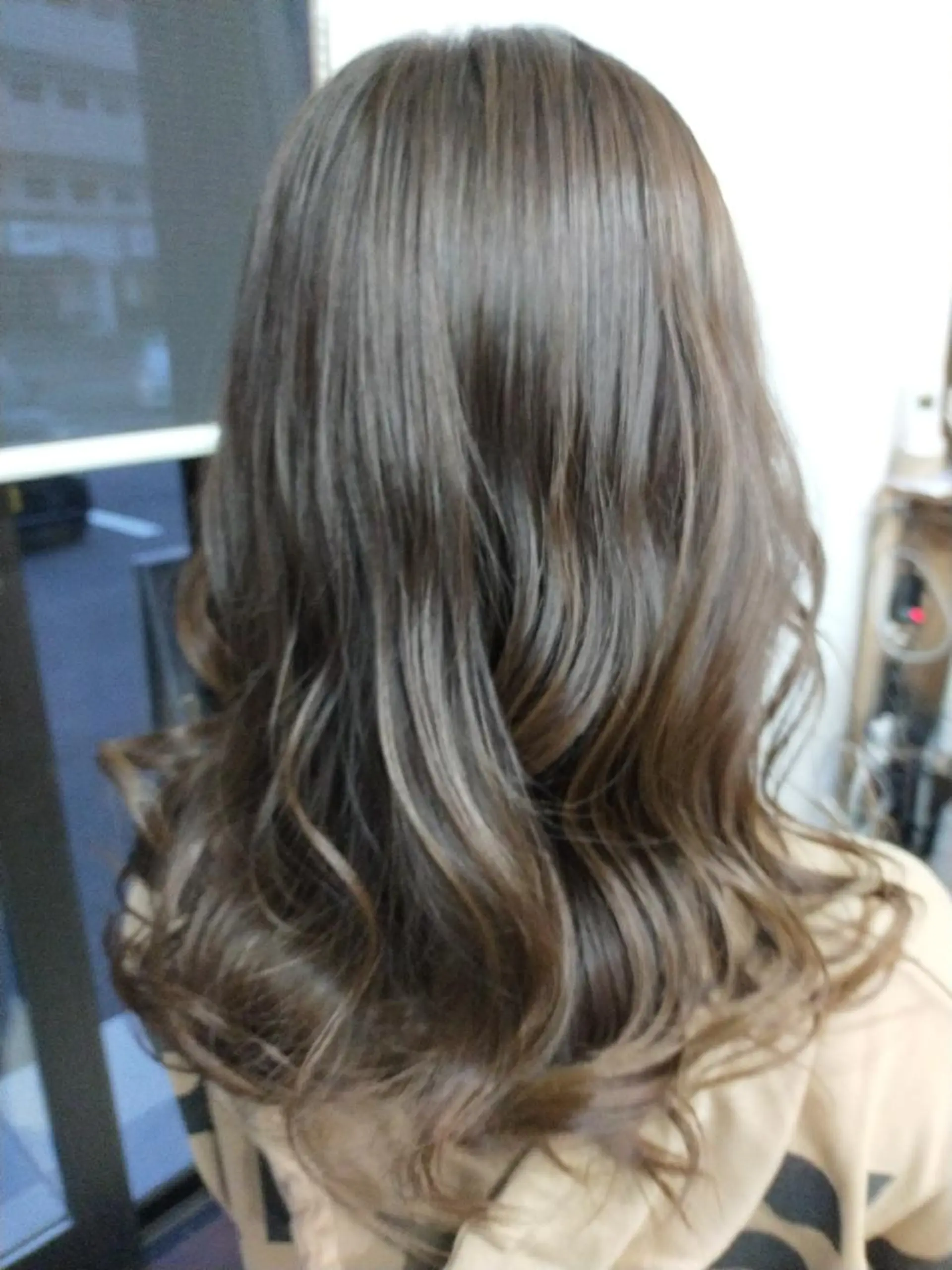 セミロング NANAI HIROKIのヘアスタイル