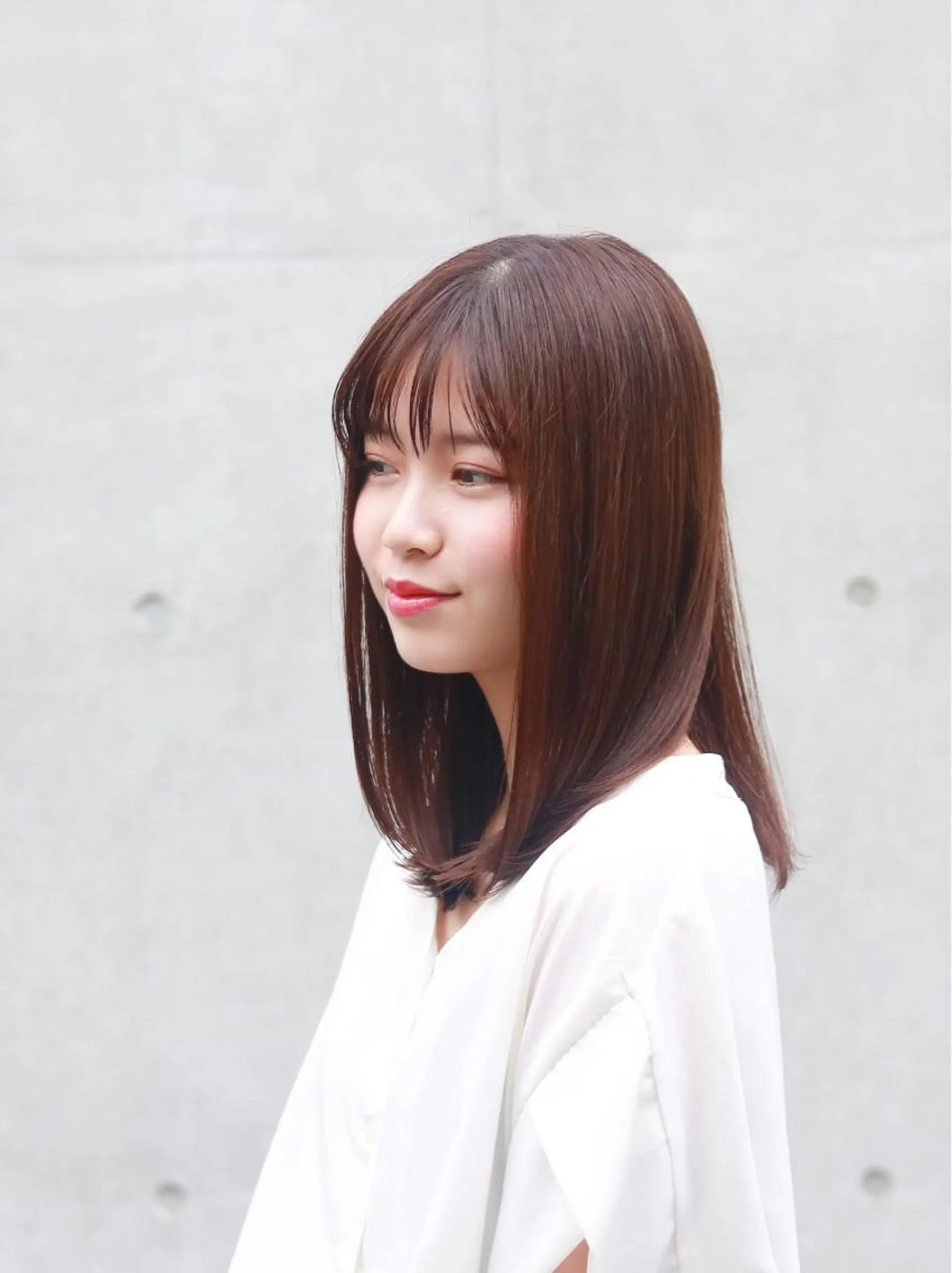 ミディアム カラー トリートメント トップ スタイリストのヘアスタイル