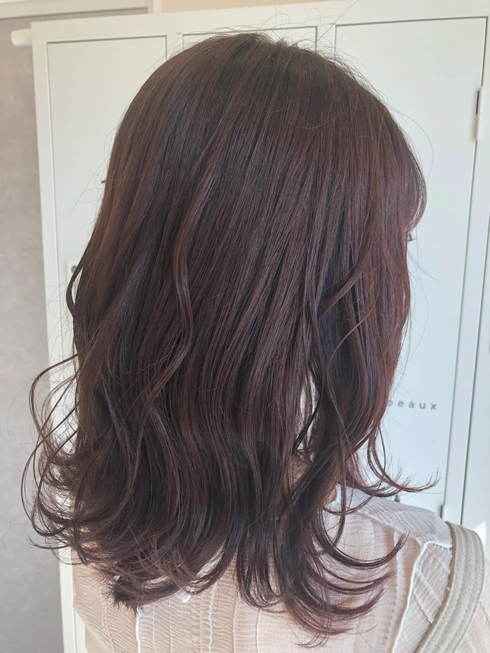 ミディアム カラー desirbeaux 佐藤愛のヘアスタイル