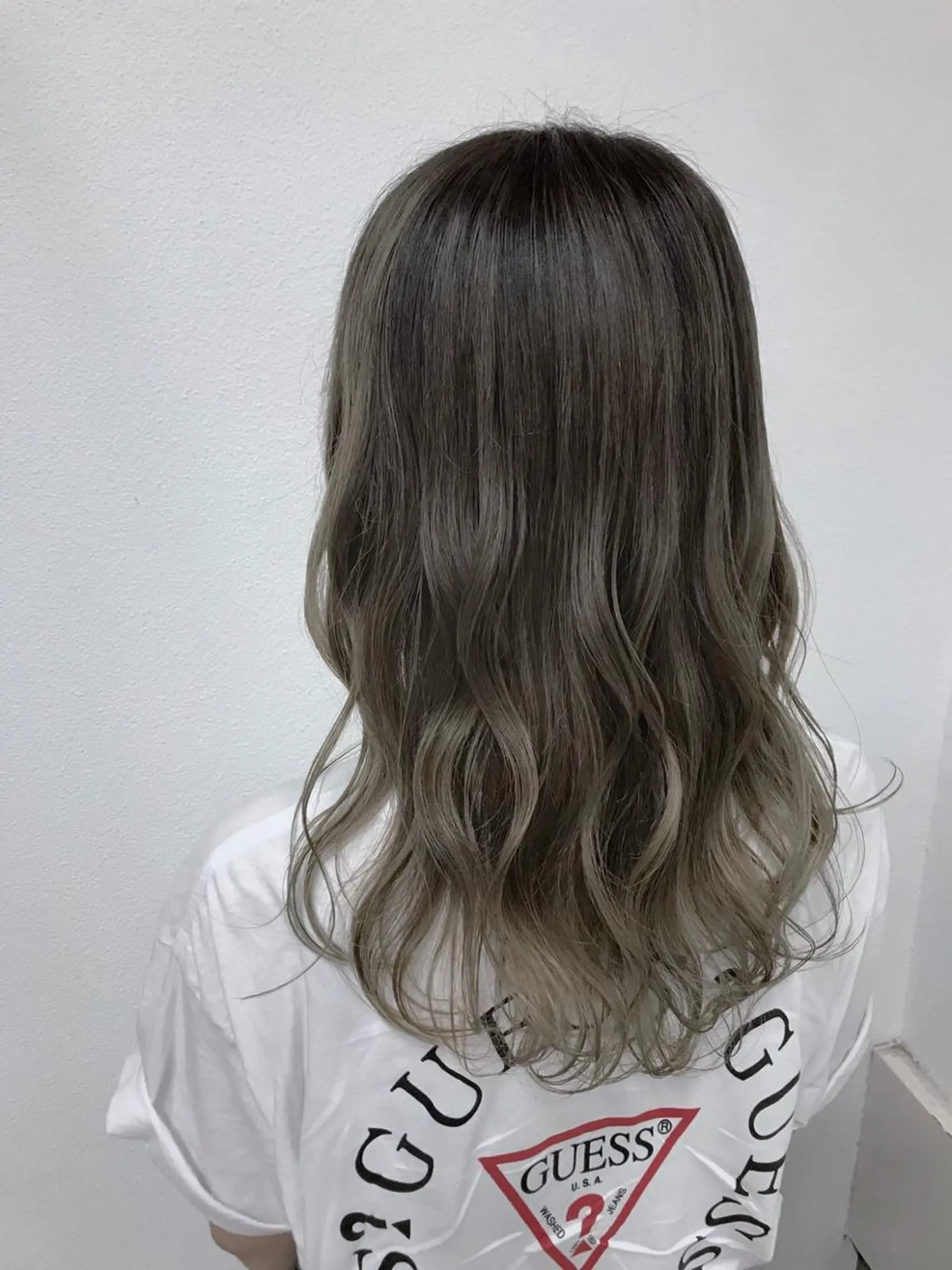 セミロング カラー ヘアアレンジ ベージュカラー グラデーションカラー ペールベージュ ヘアカラー トリートメント GiseL天神カラー 髪質改善/ブリーチのヘアスタイル