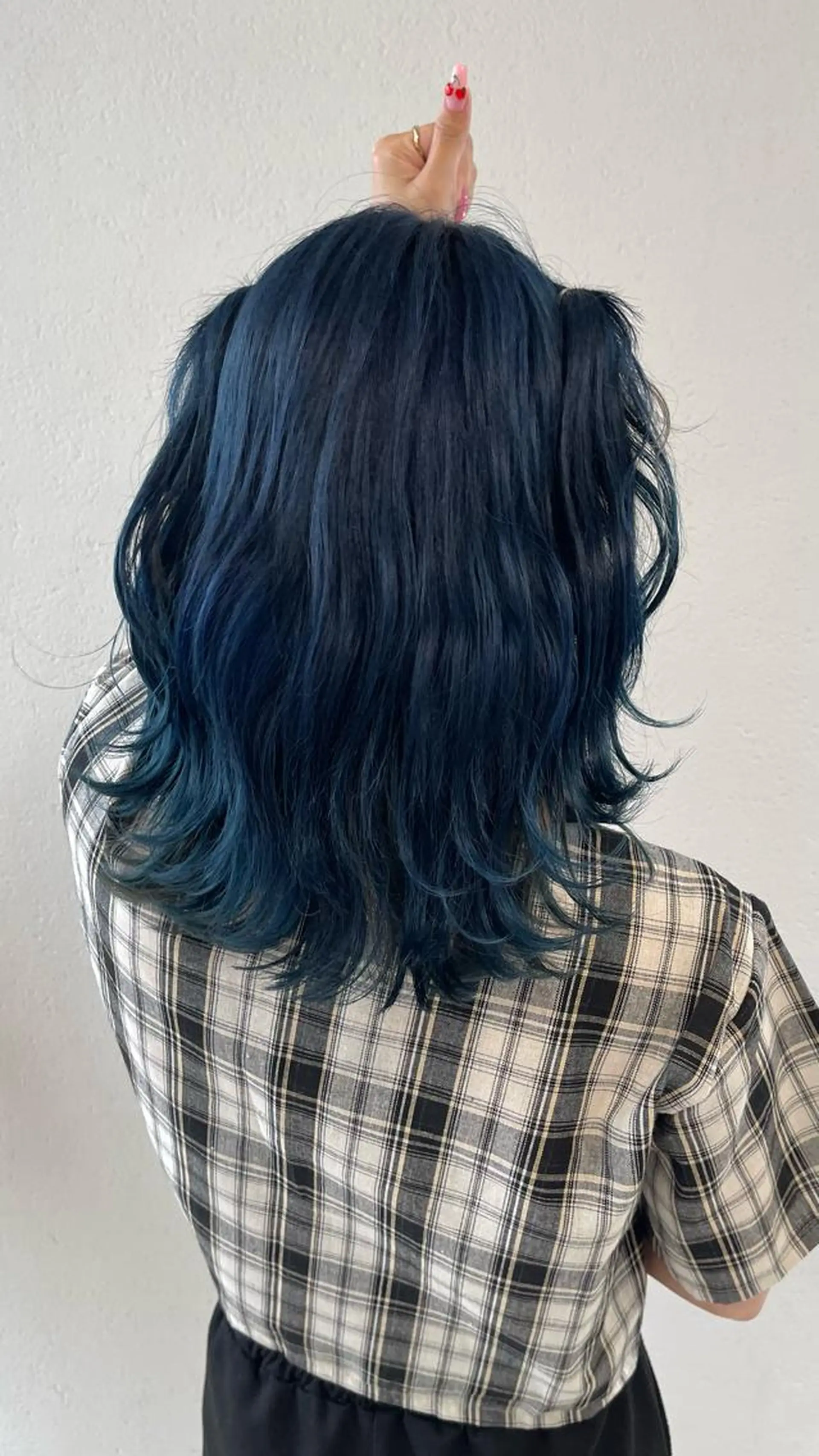 ミディアム カラー ブルーカラー 市村 香多のヘアスタイル