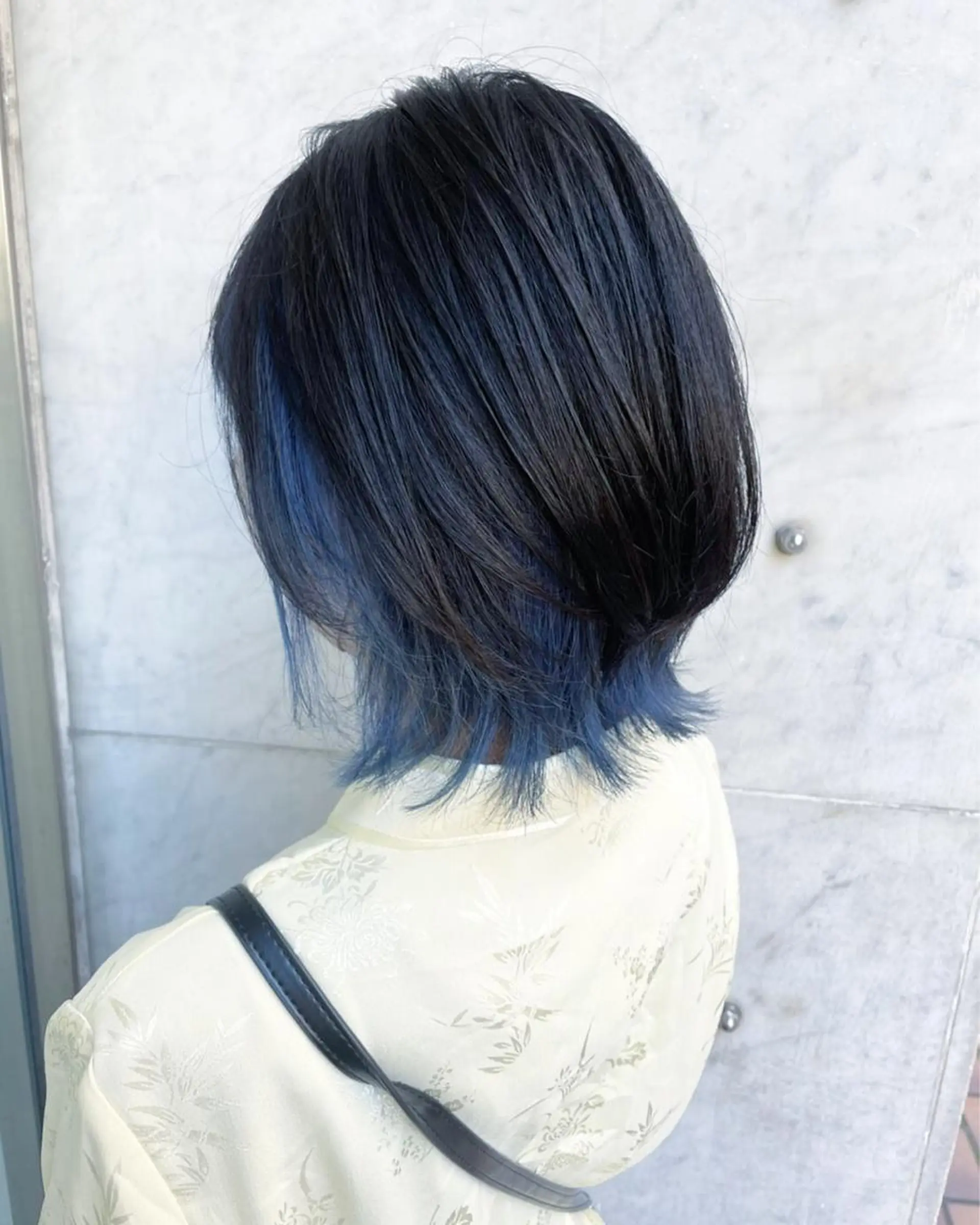 ミディアム カラー ブルーカラー RU RIのヘアスタイル