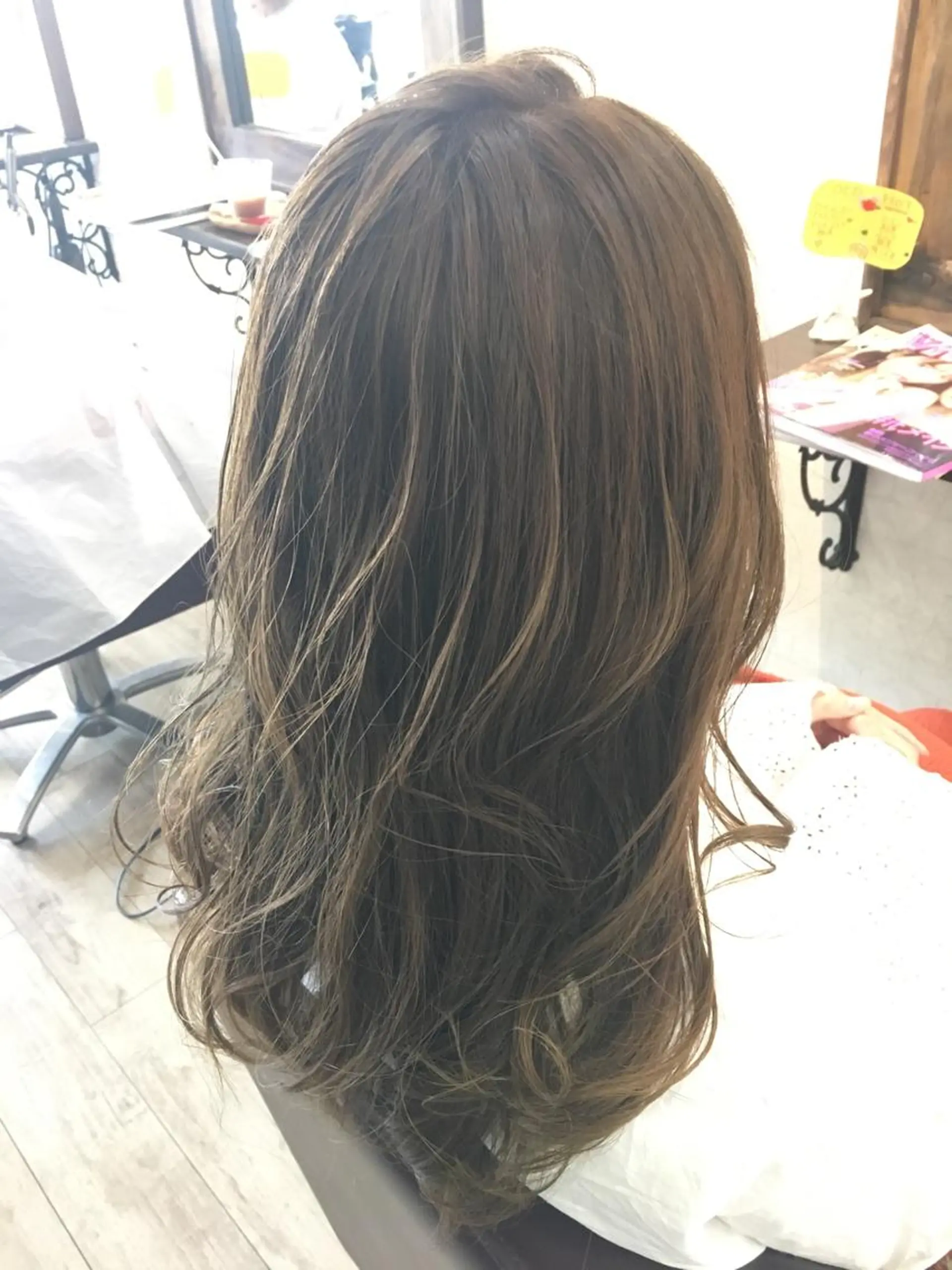 ロング ハイライト ヘアカラー トリートメント 松本 亮のヘアスタイル