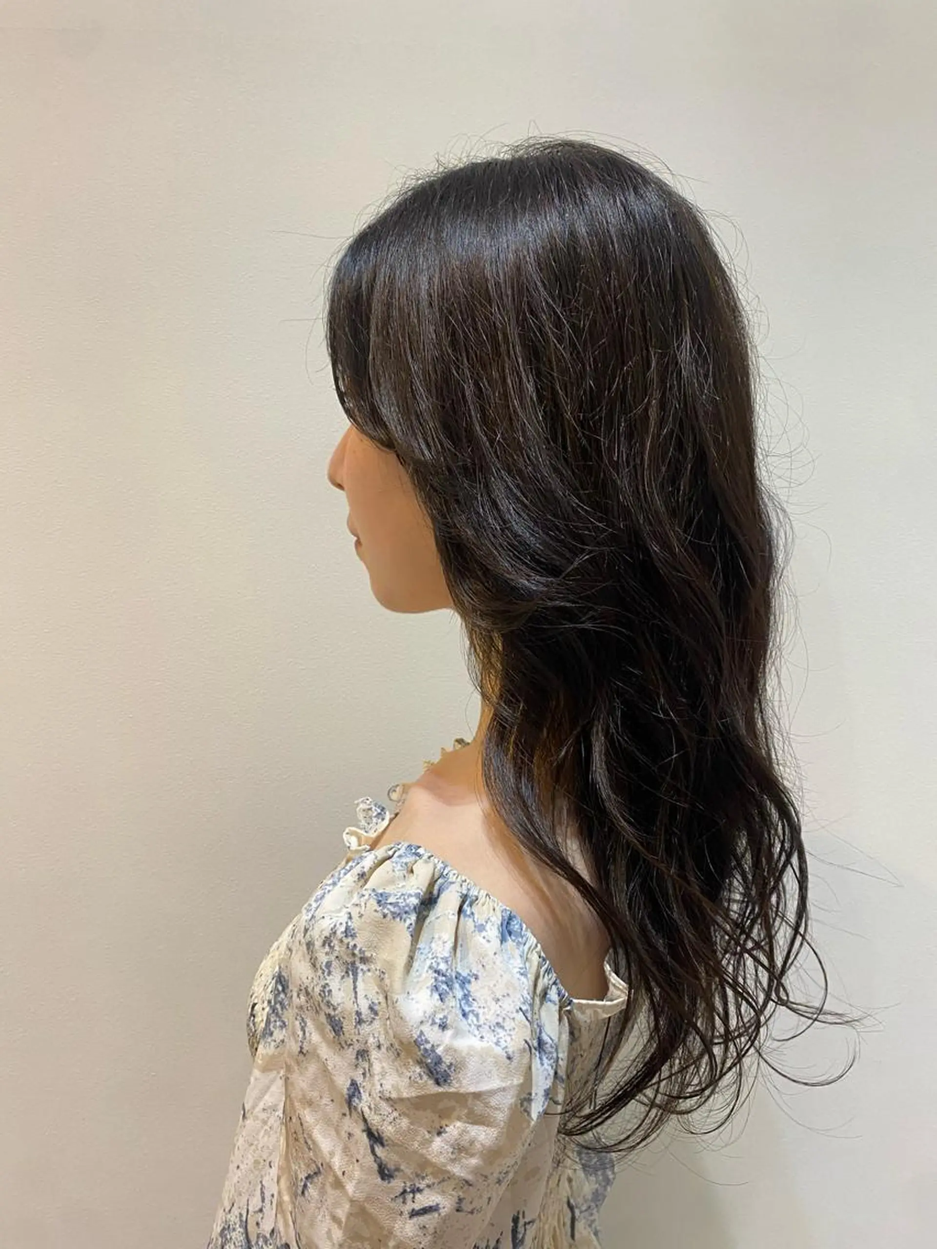 ロング カラー バレイヤージュ 黒髪 ブリーチ ケアブリーチ デザインカラー カット ヘアカラー トリートメント ♡オシャ髪♡AI ✂️newi町田のヘアスタイル