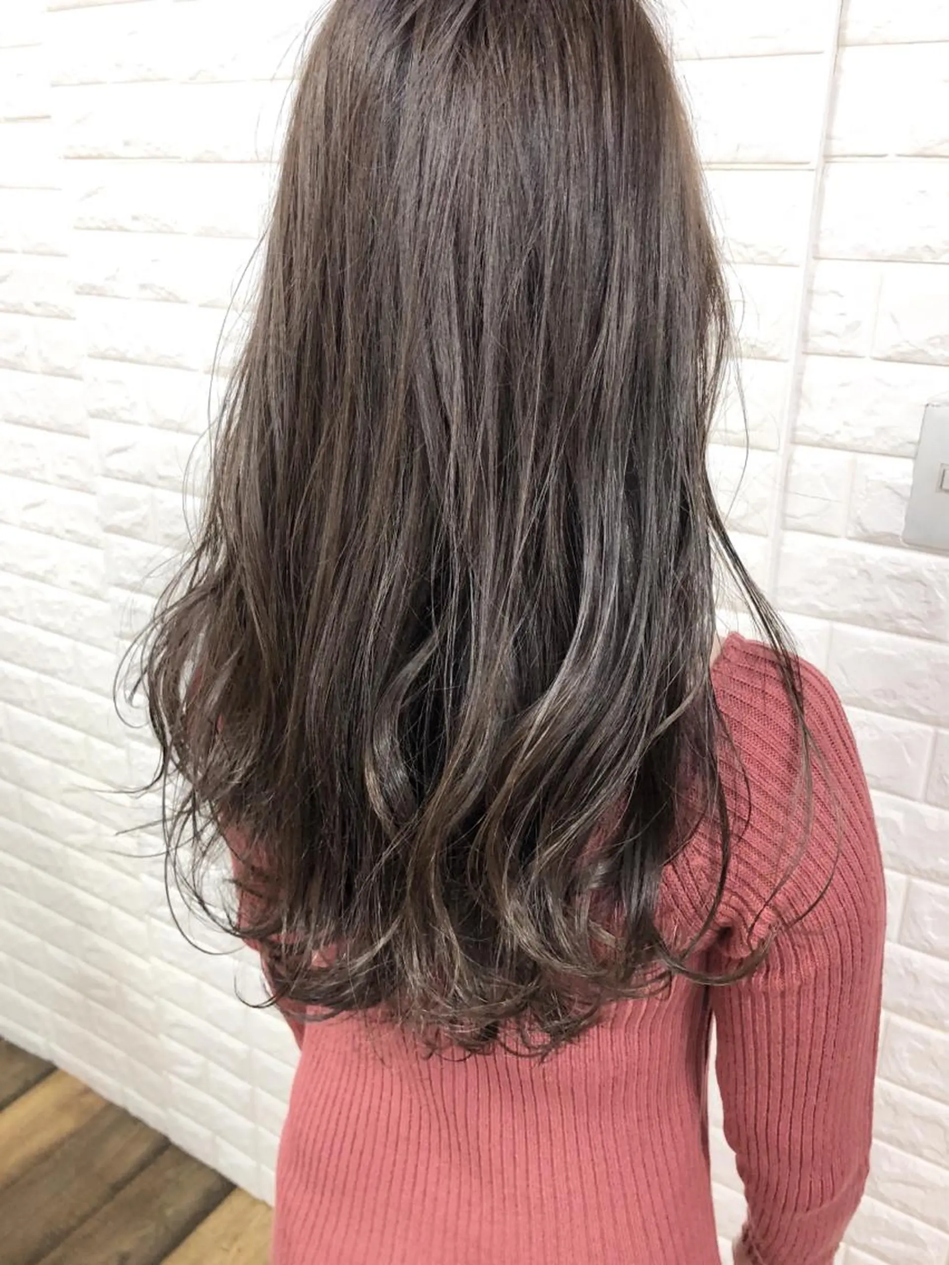 セミロング カラー ブリーチ ケアブリーチ 透明感カラー ハイライトカラー ハイライト ヘアカラー トリートメント famille ファミーユのヘアスタイル