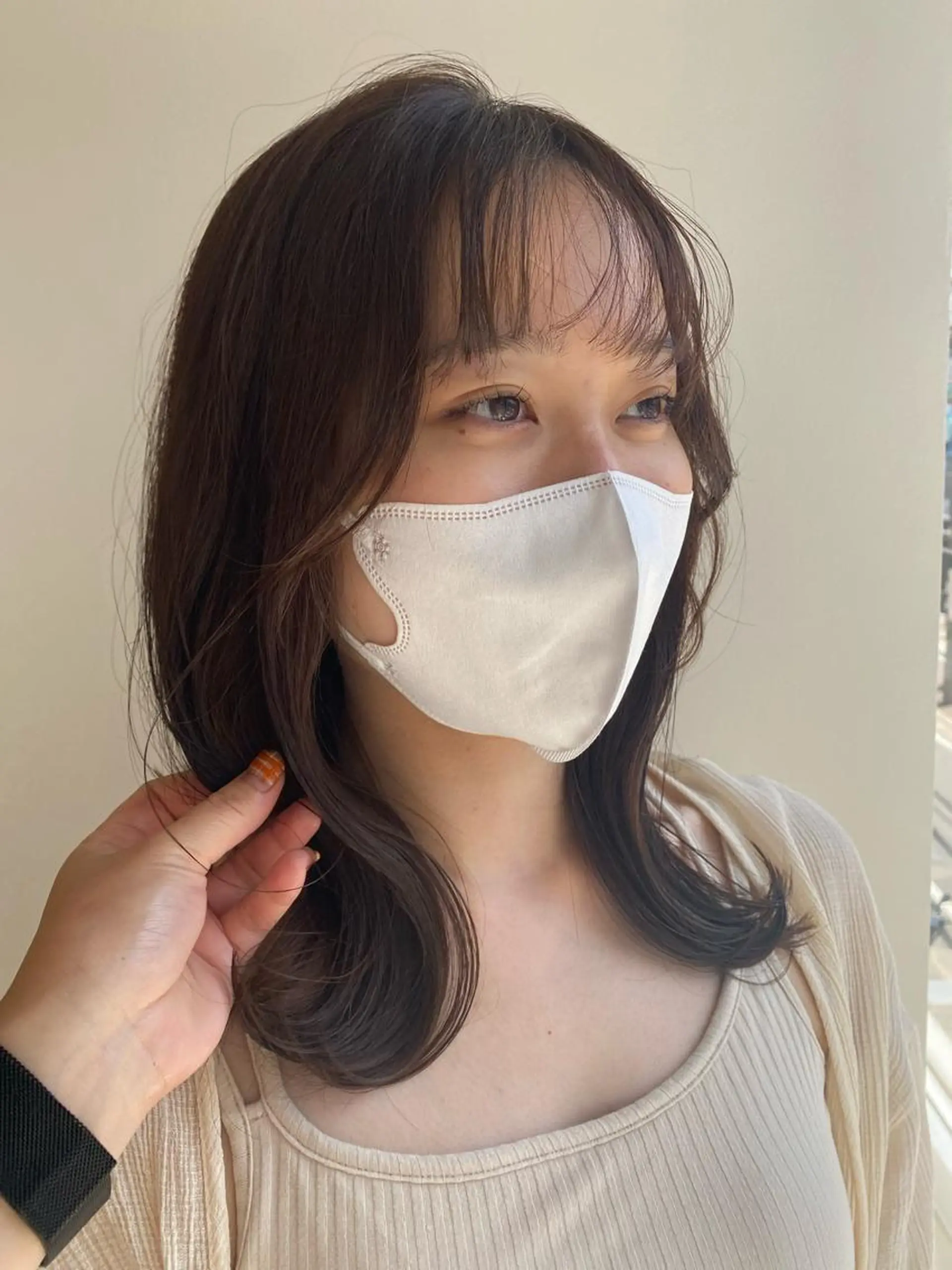 セミロング エギョモリ 顔まわりレイヤー レイヤーカット I nagiのヘアスタイル