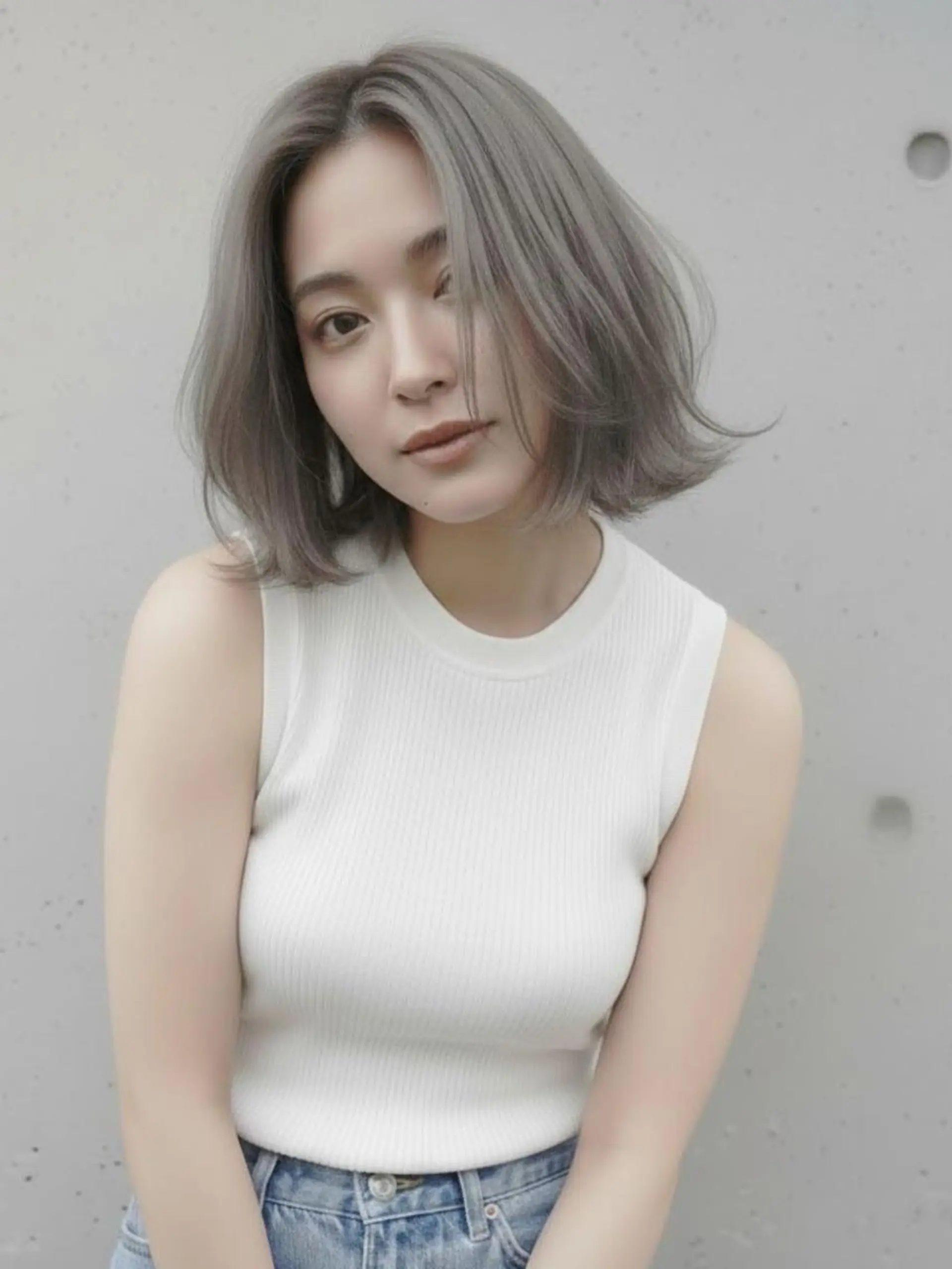 ミディアム カラー 切りっぱなしボブ ベージュカラー ブリーチ ケアブリーチ ボブ ヘアカラー トリートメント ヘアサロンM渋谷 カットカラーブリーチのヘアスタイル