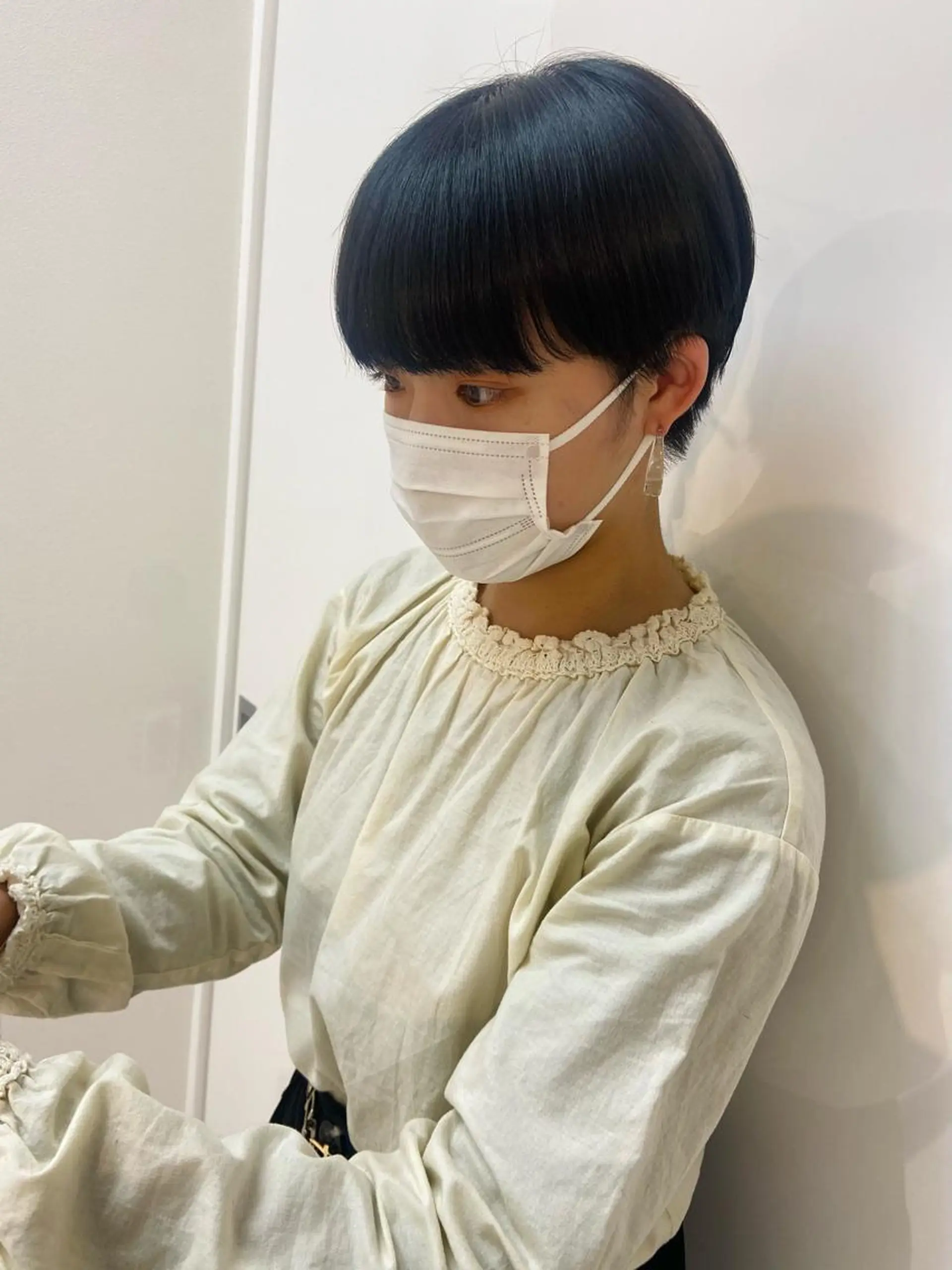 ショート カラー 黒髪 ブルーカラー ブルーブラック ショートヘア 🪽似合わせカラー RENA.🪽🩶のヘアスタイル