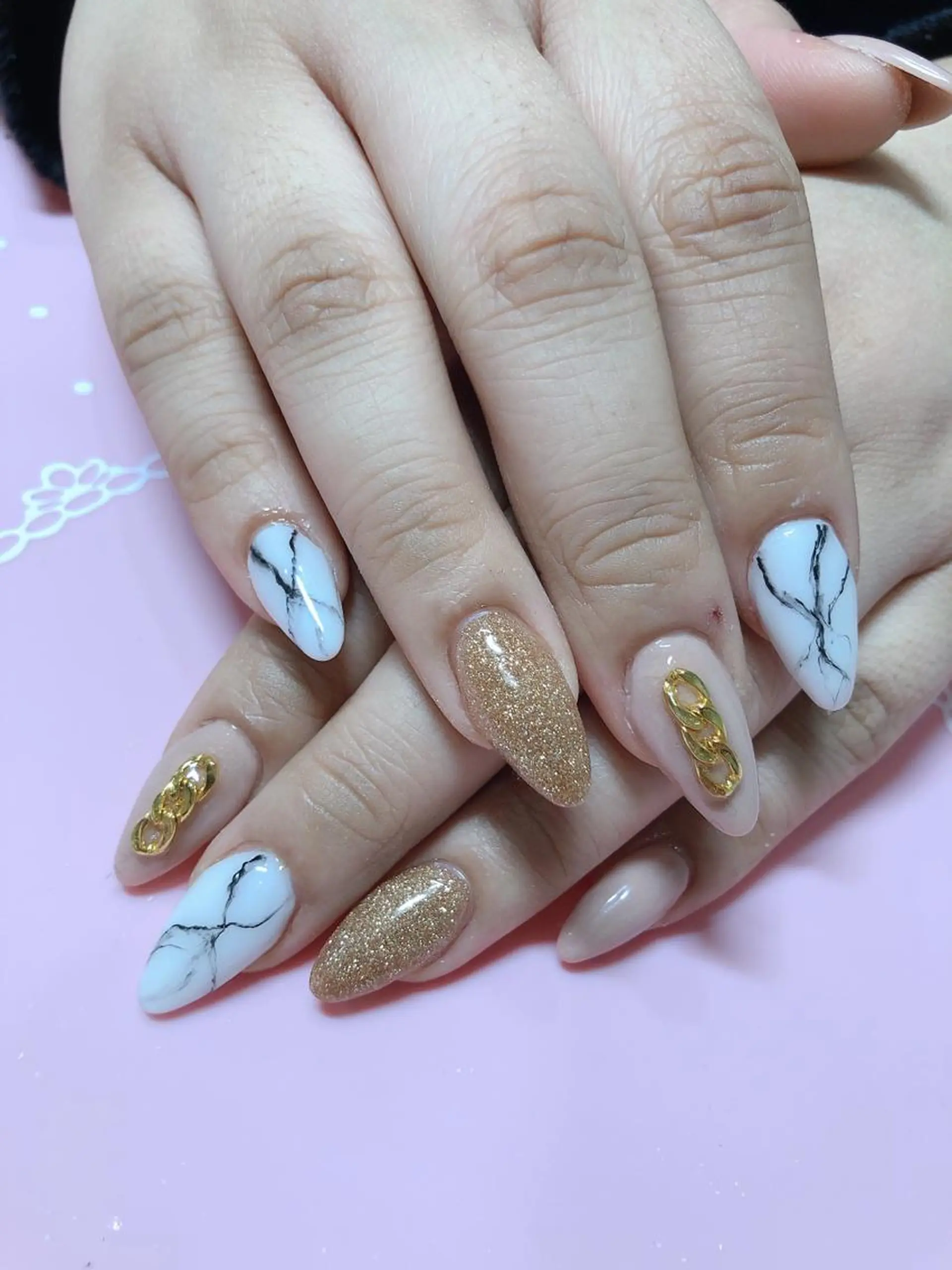 ミディアム ネイル ハンドネイル 《LB》ラブリエ Nail&eyeのマツエク・マツパデザイン