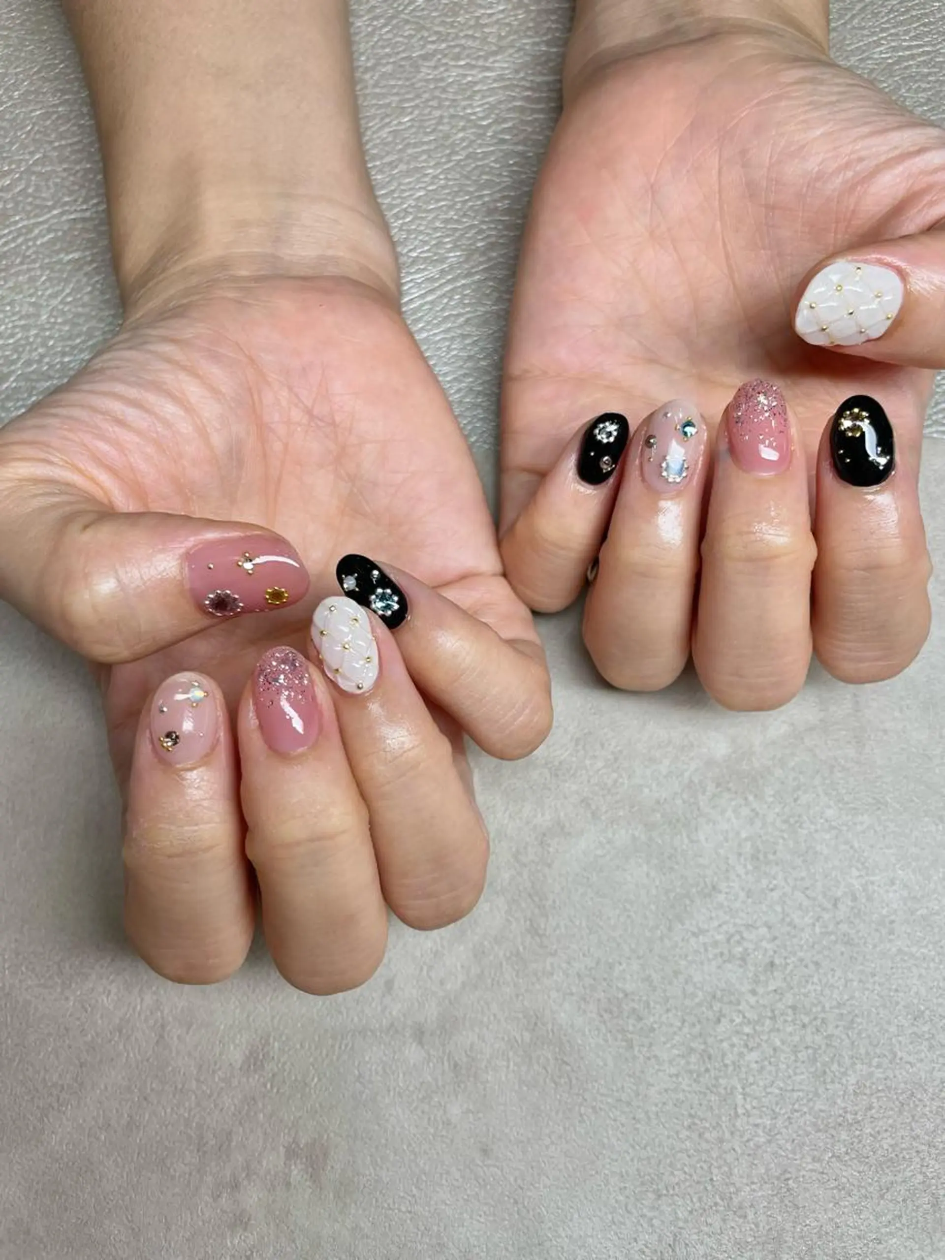 ネイル 持ち込み ハンドネイル フットネイル with hues AYAのネイルデザイン