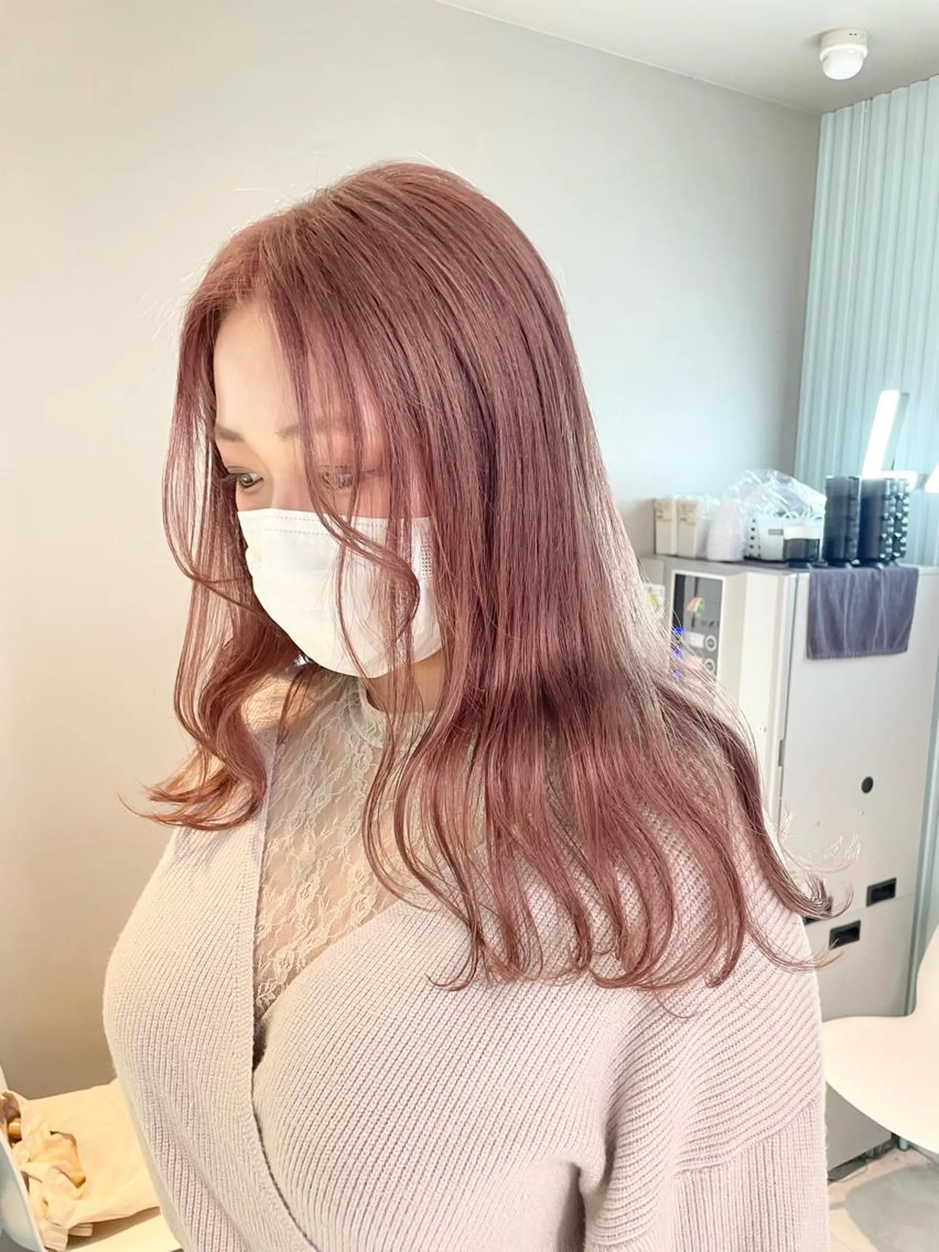 セミロング カラー 🩵ハイトーン 美咲🩵のヘアスタイル