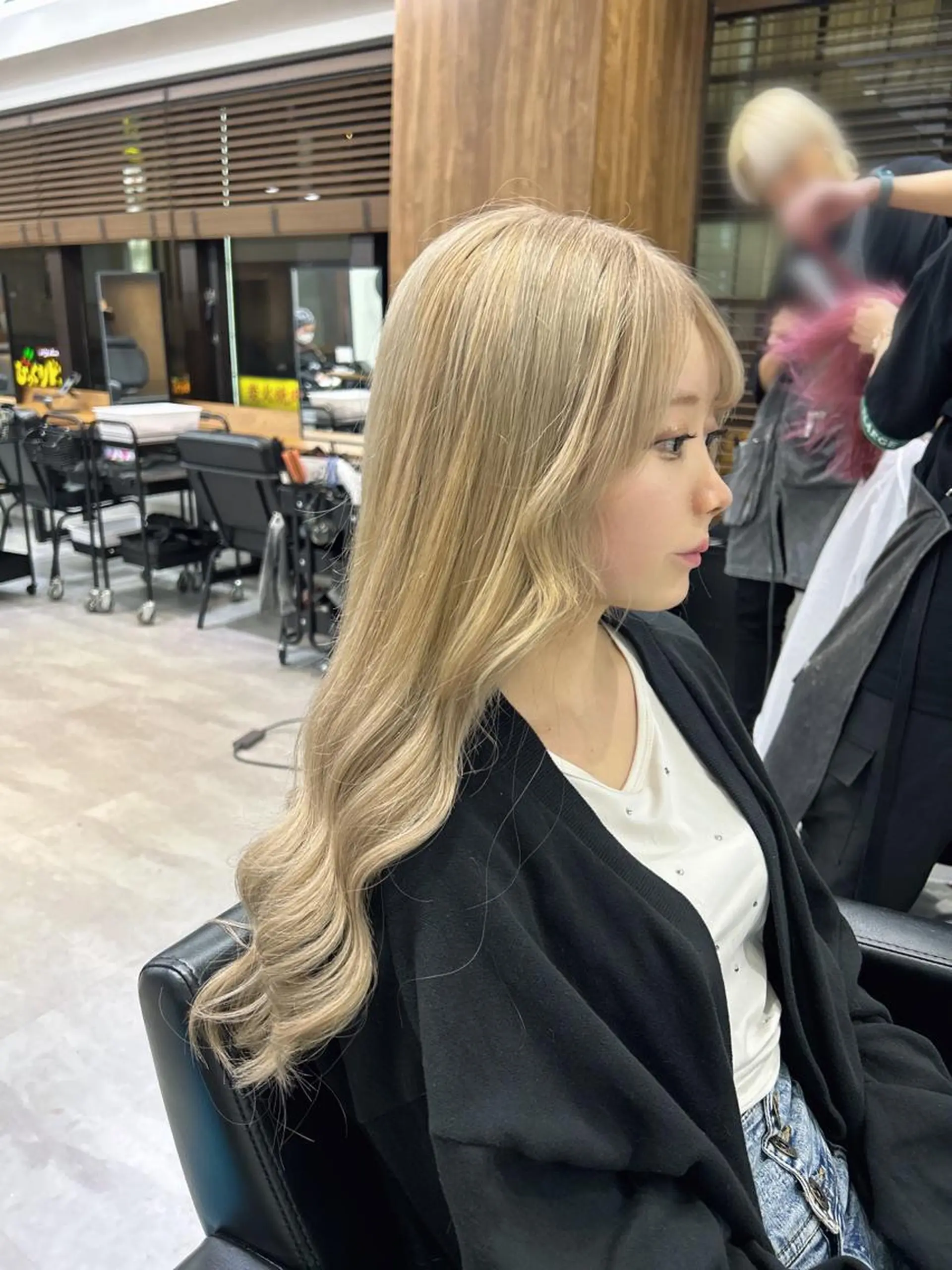 ロング カラー ブリーチ ボブ エクステ ロング ヘアカラー トリートメント エクステ ENA💗NEXT /ハイトーンエクステのヘアスタイル